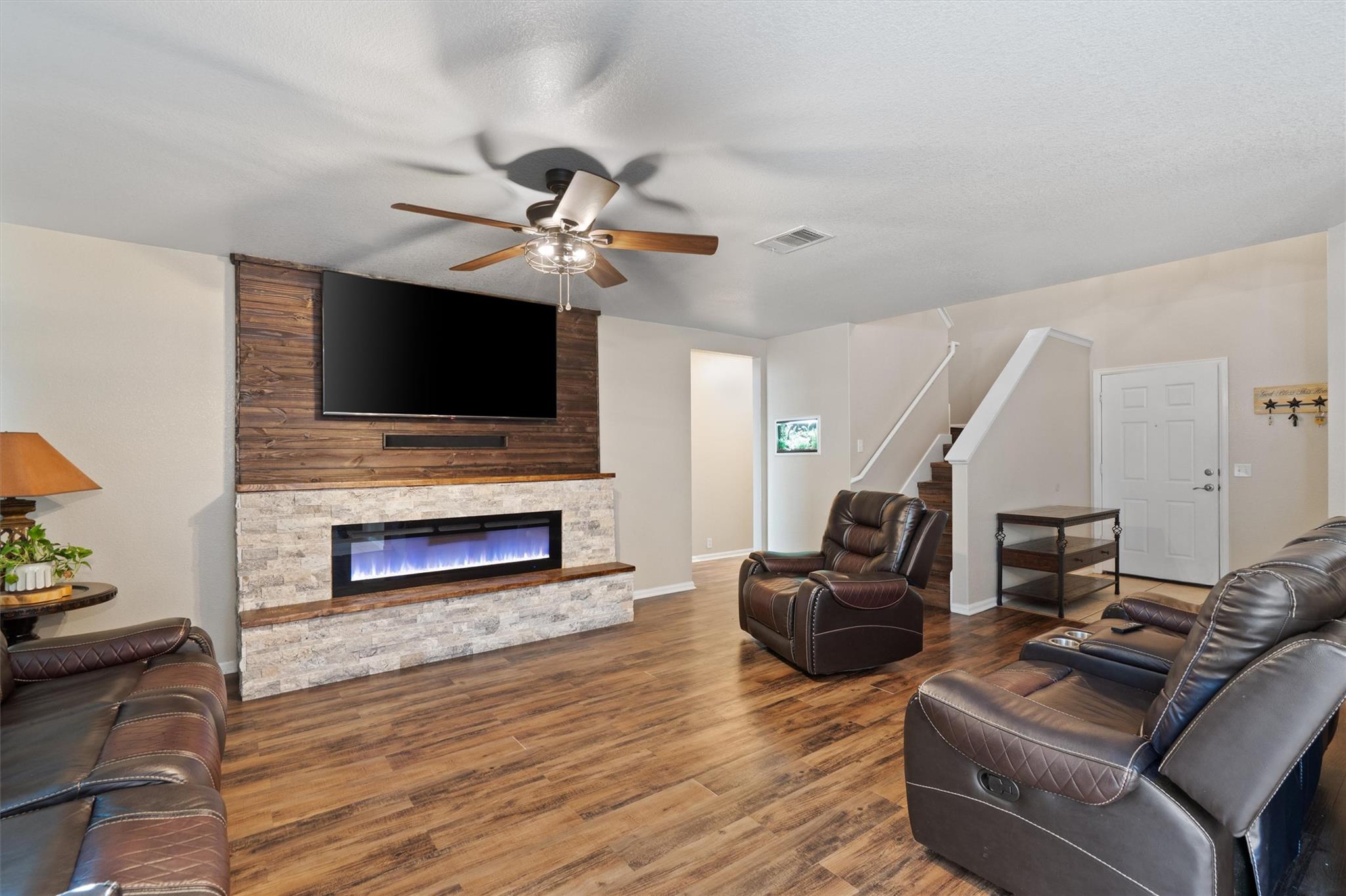 1315 Sunflower Ln, San Marcos, TX 78666