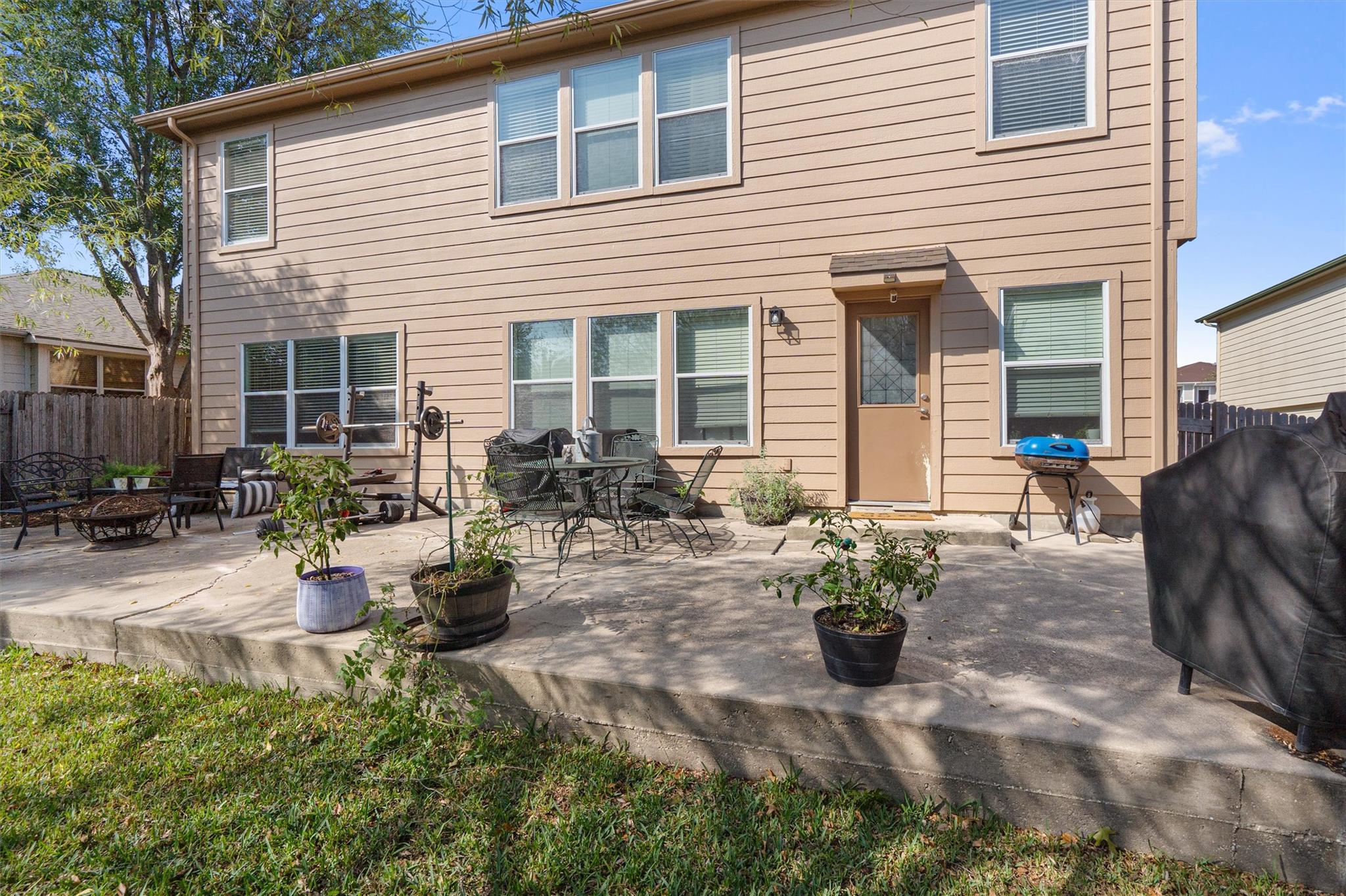 1315 Sunflower Ln, San Marcos, TX 78666