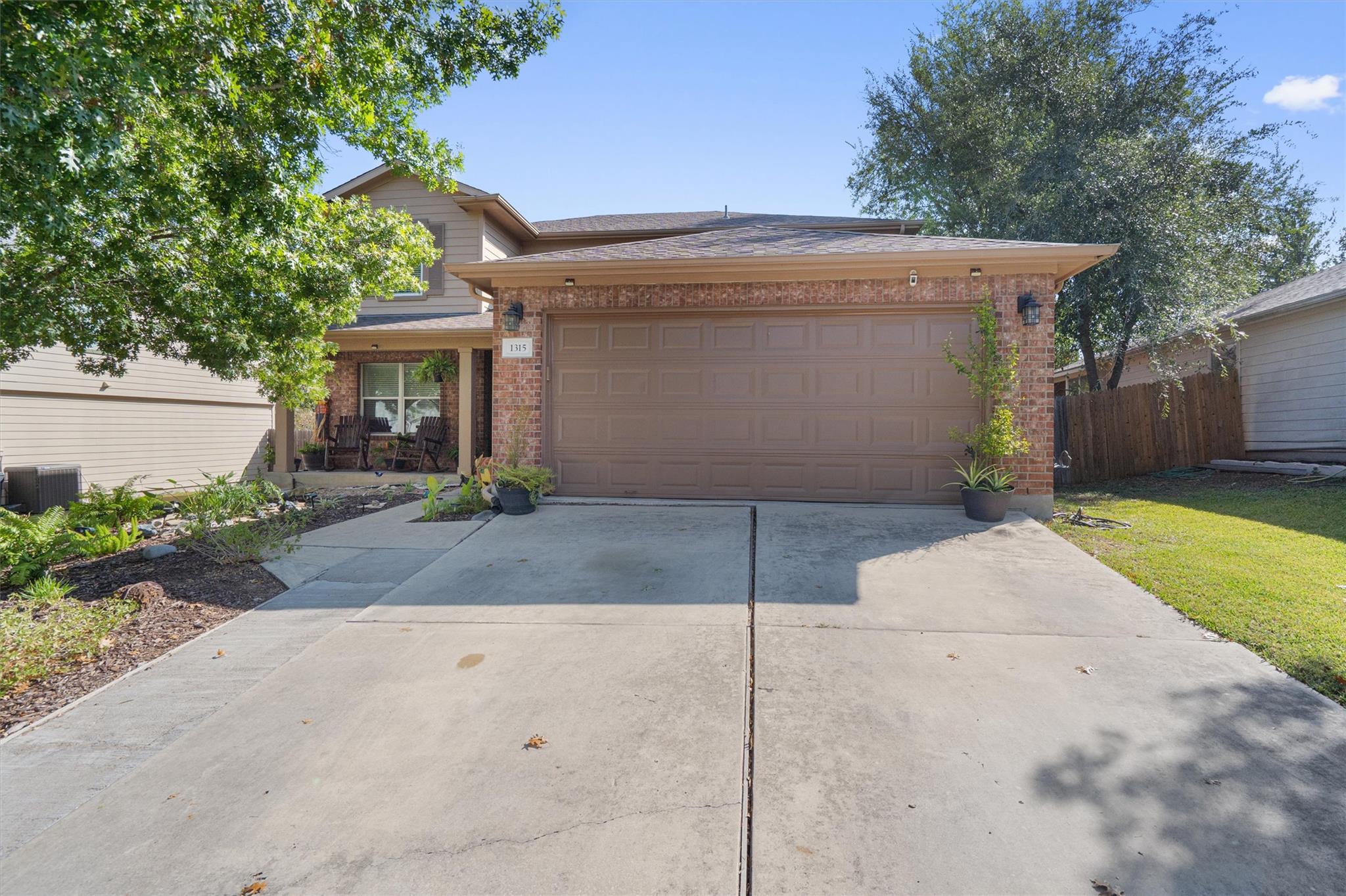 1315 Sunflower Ln, San Marcos, TX 78666