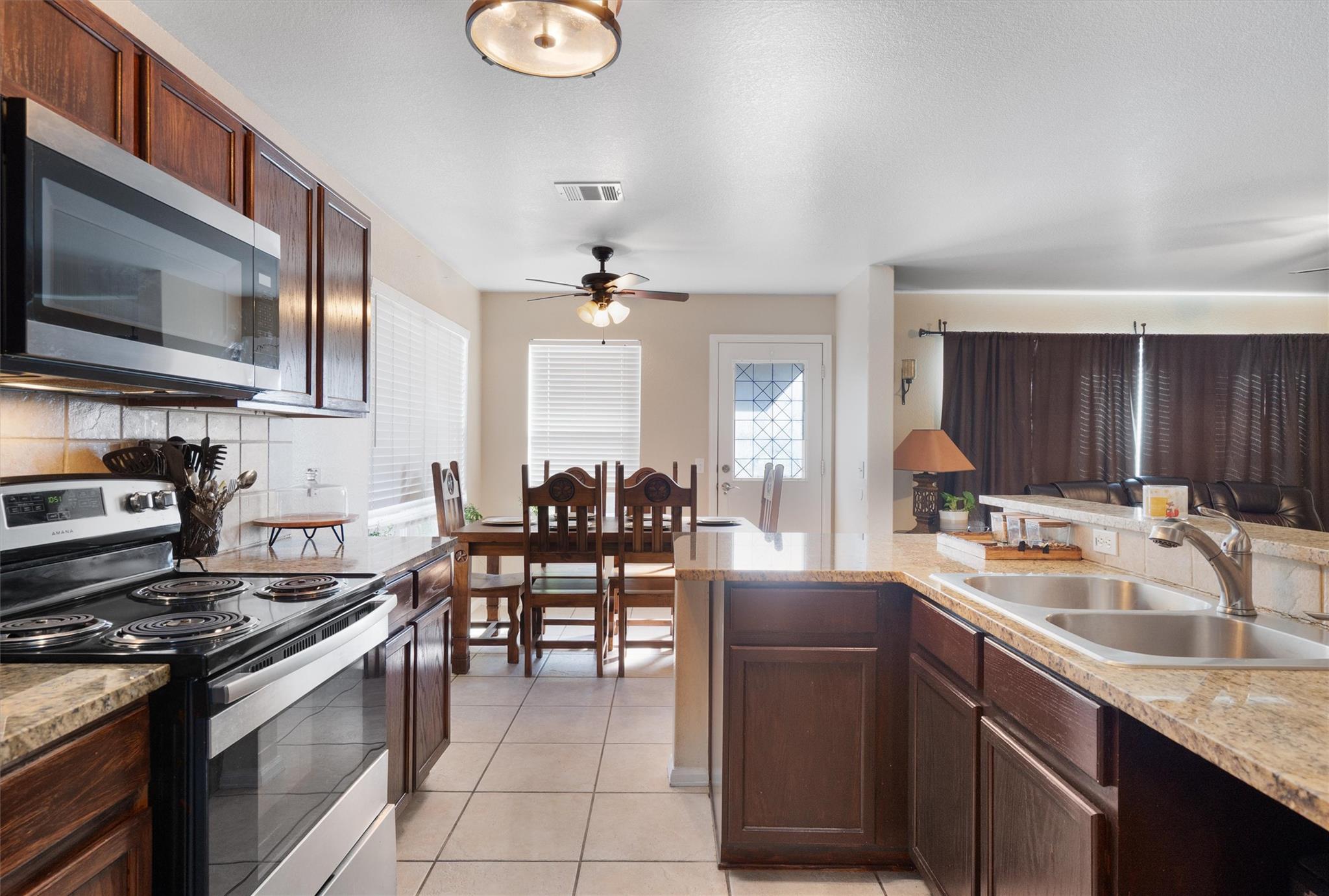 1315 Sunflower Ln, San Marcos, TX 78666