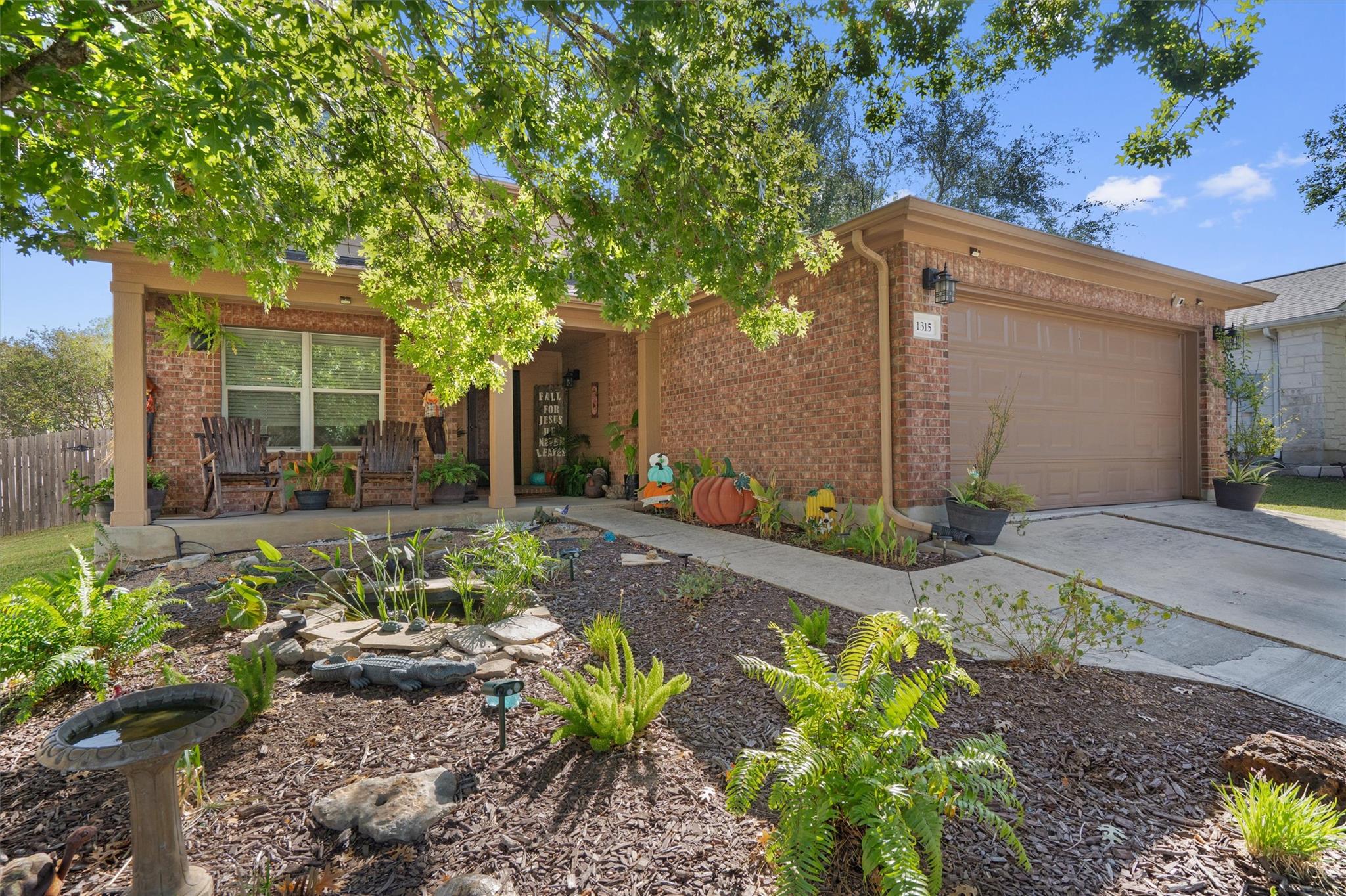 1315 Sunflower Ln, San Marcos, TX 78666