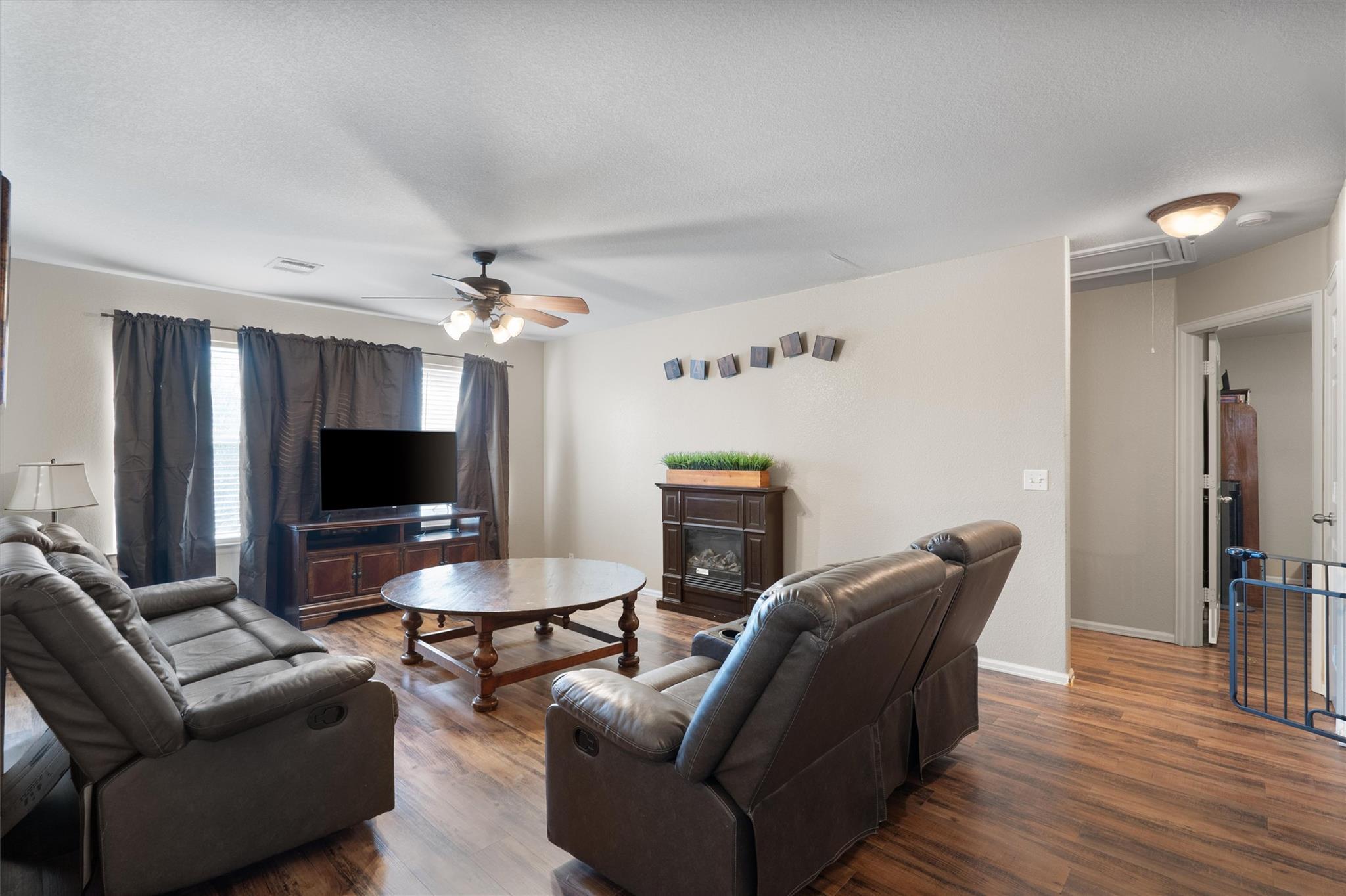 1315 Sunflower Ln, San Marcos, TX 78666