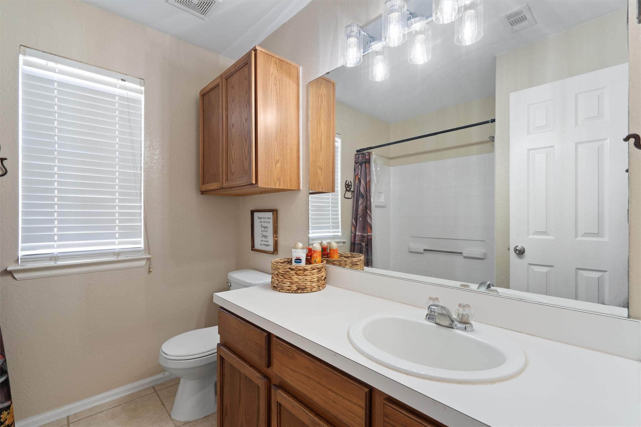 1315 Sunflower Ln, San Marcos, TX 78666