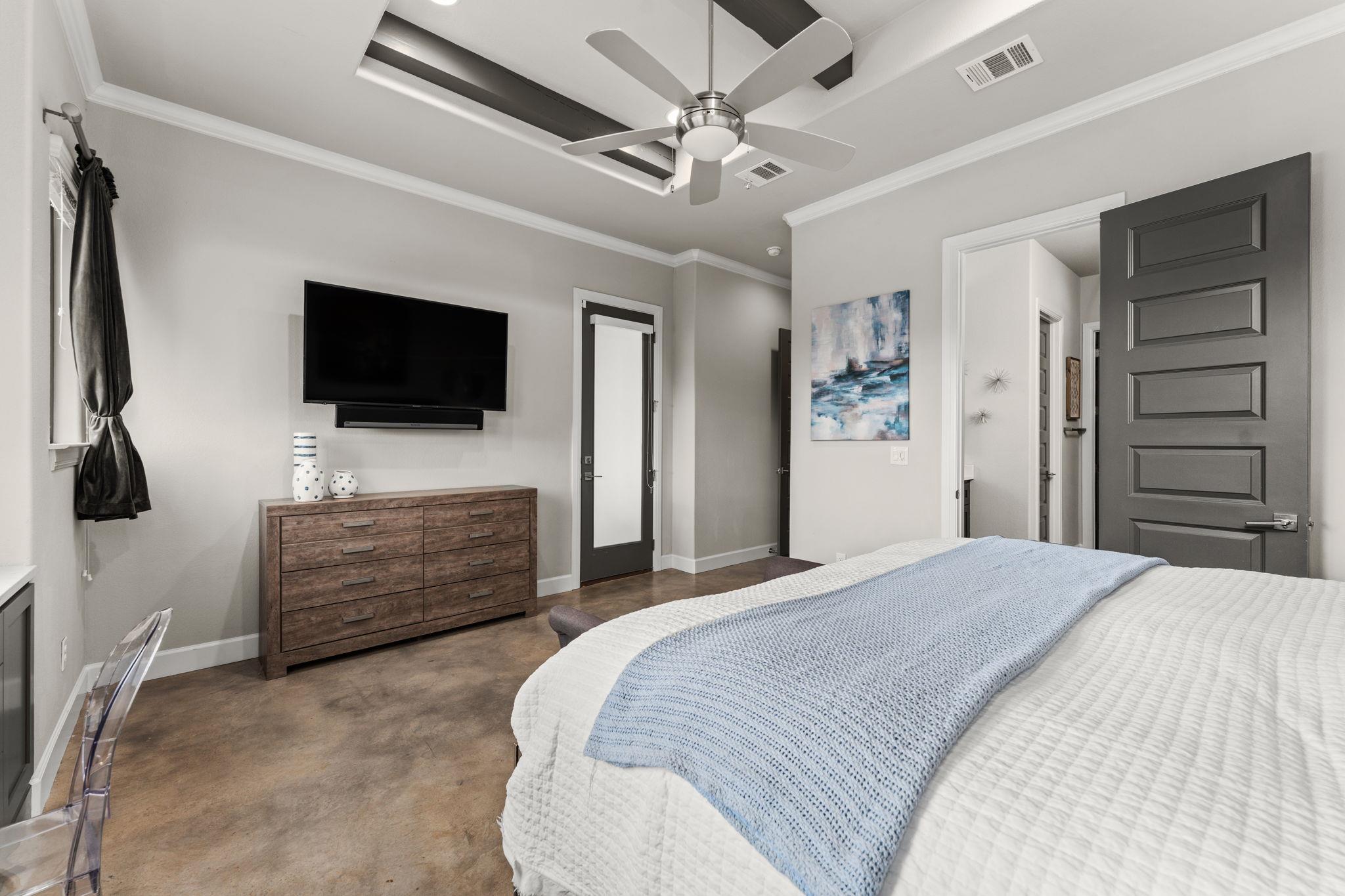 202 Clearwater Dr, Kingsland, TX 78639