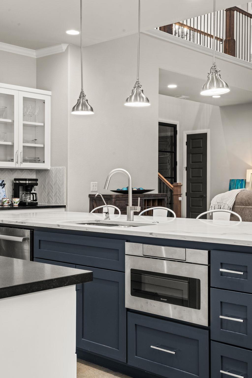 202 Clearwater Dr, Kingsland, TX 78639