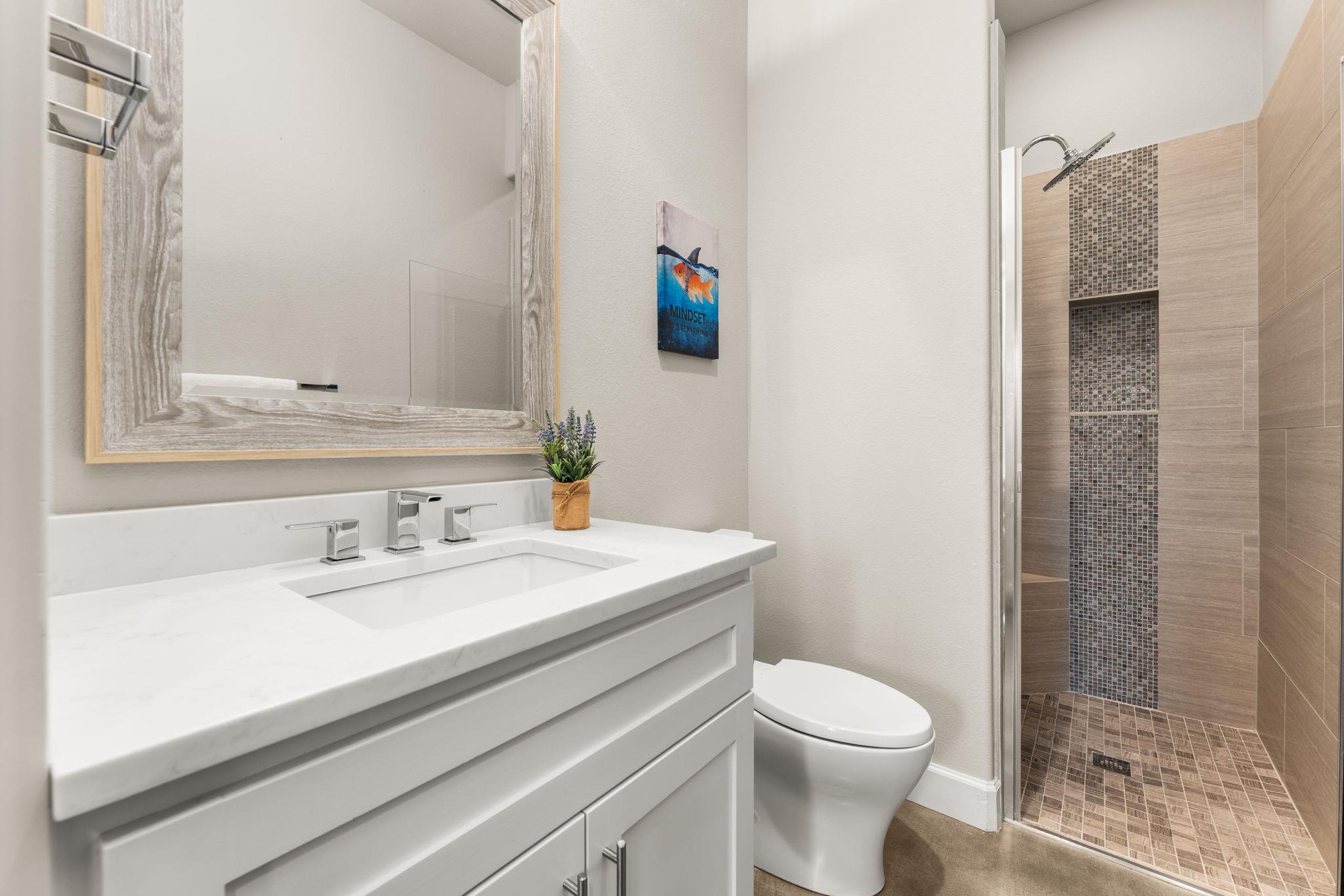 202 Clearwater Dr, Kingsland, TX 78639