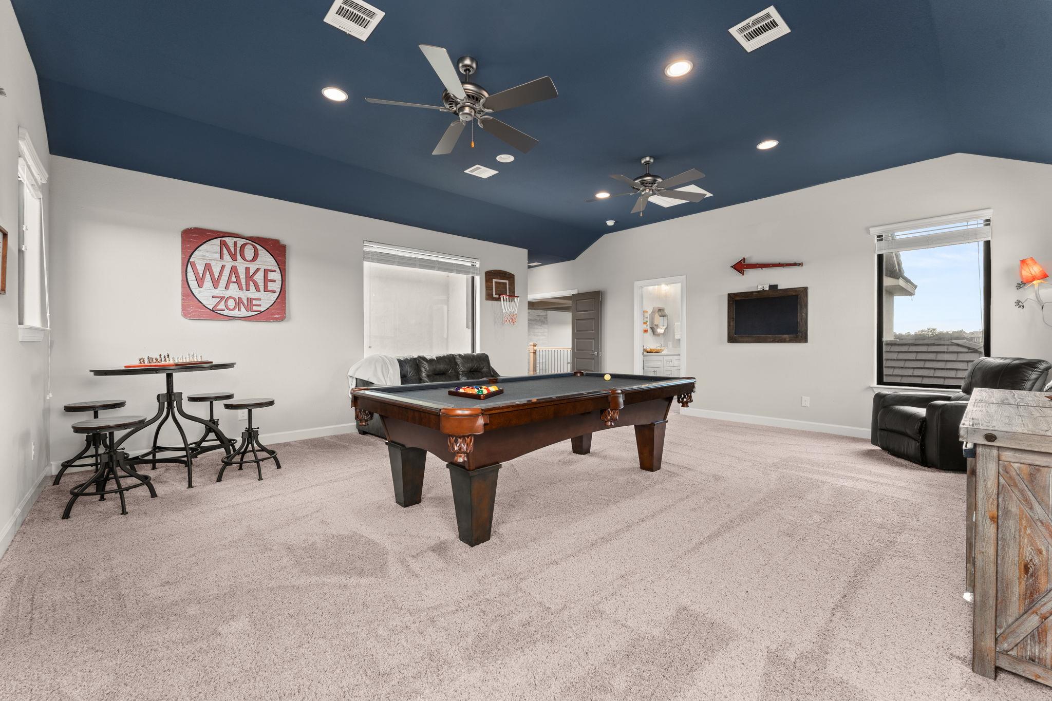 202 Clearwater Dr, Kingsland, TX 78639