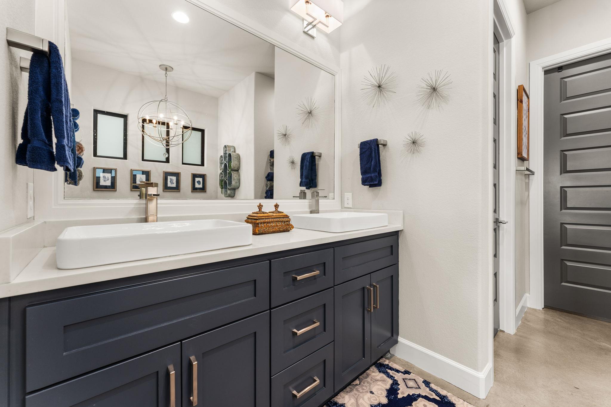 202 Clearwater Dr, Kingsland, TX 78639