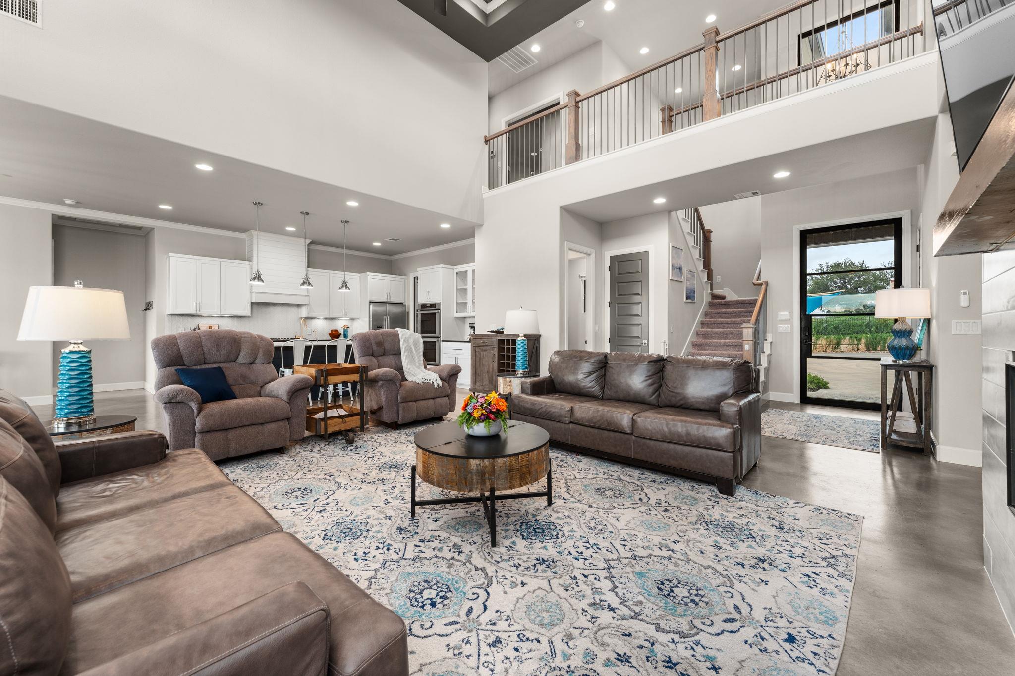 202 Clearwater Dr, Kingsland, TX 78639