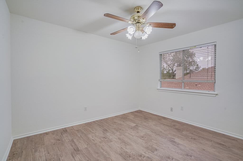 1102 Black Locust Dr W, Pflugerville, TX 78660