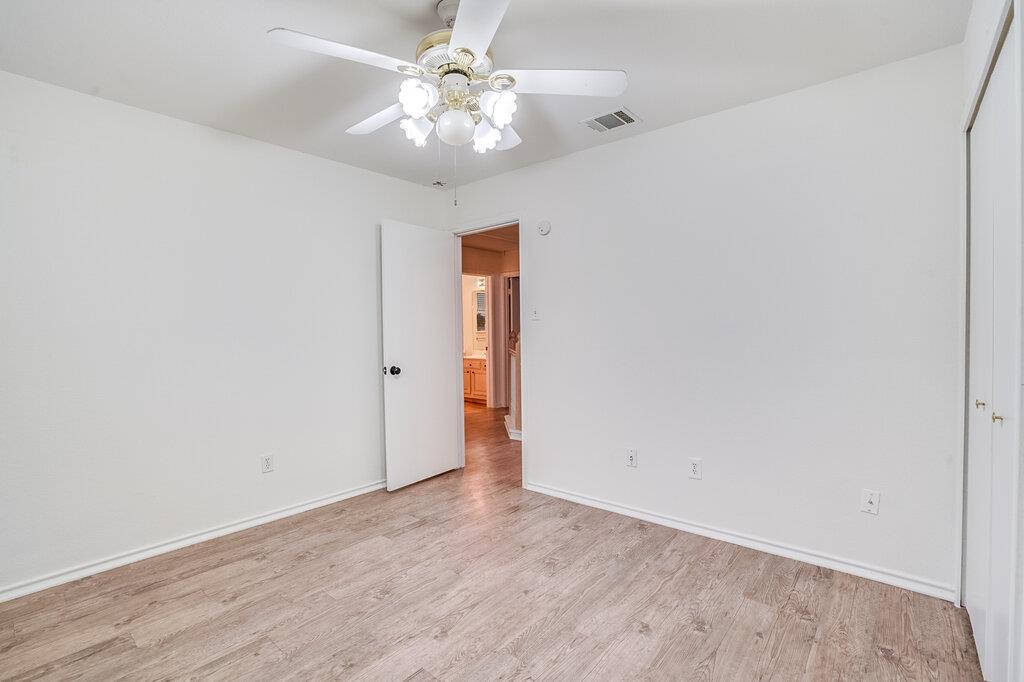 1102 Black Locust Dr W, Pflugerville, TX 78660