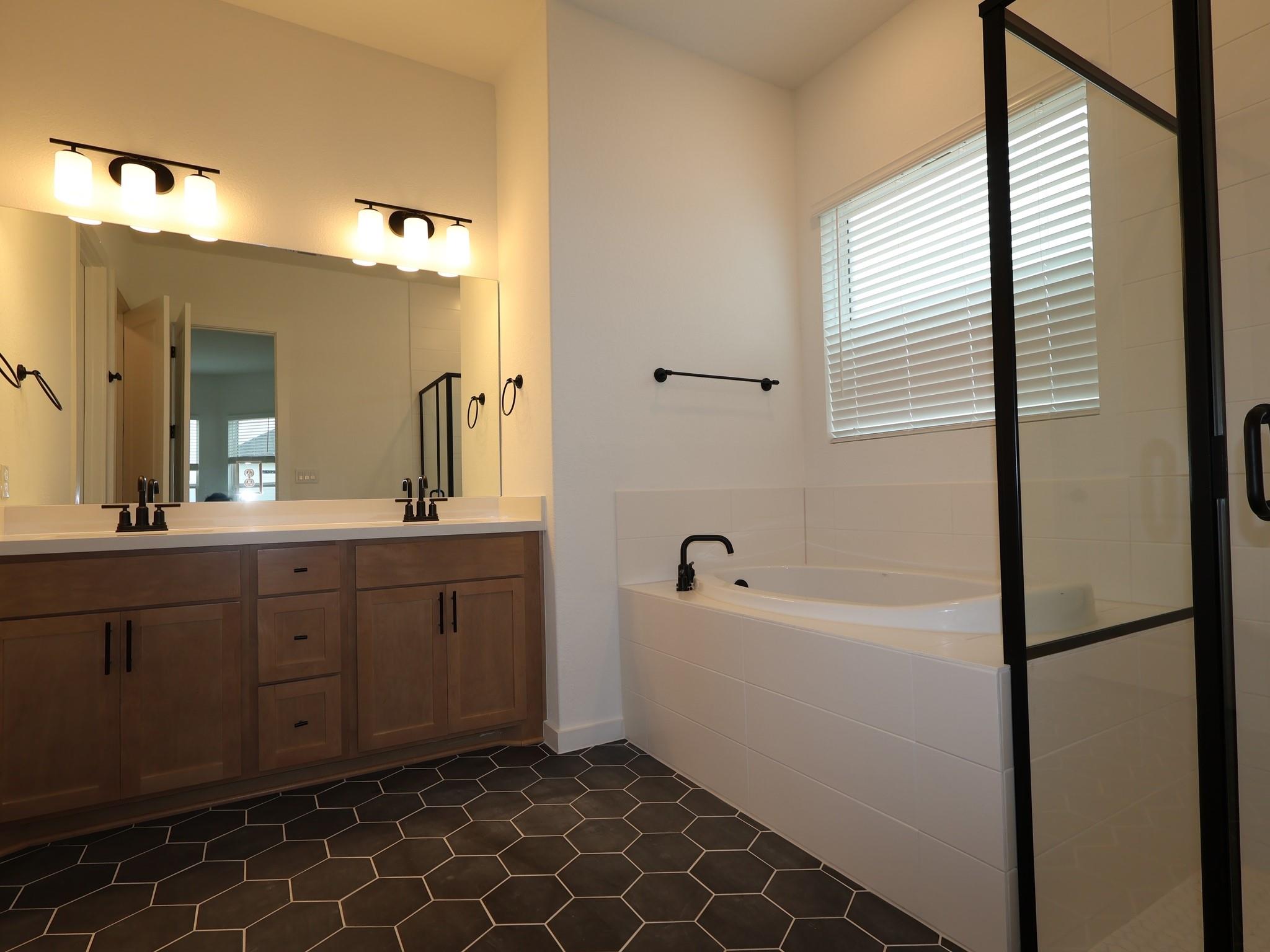 129 Bishop Wood Rd, Dripping Springs, TX 78620