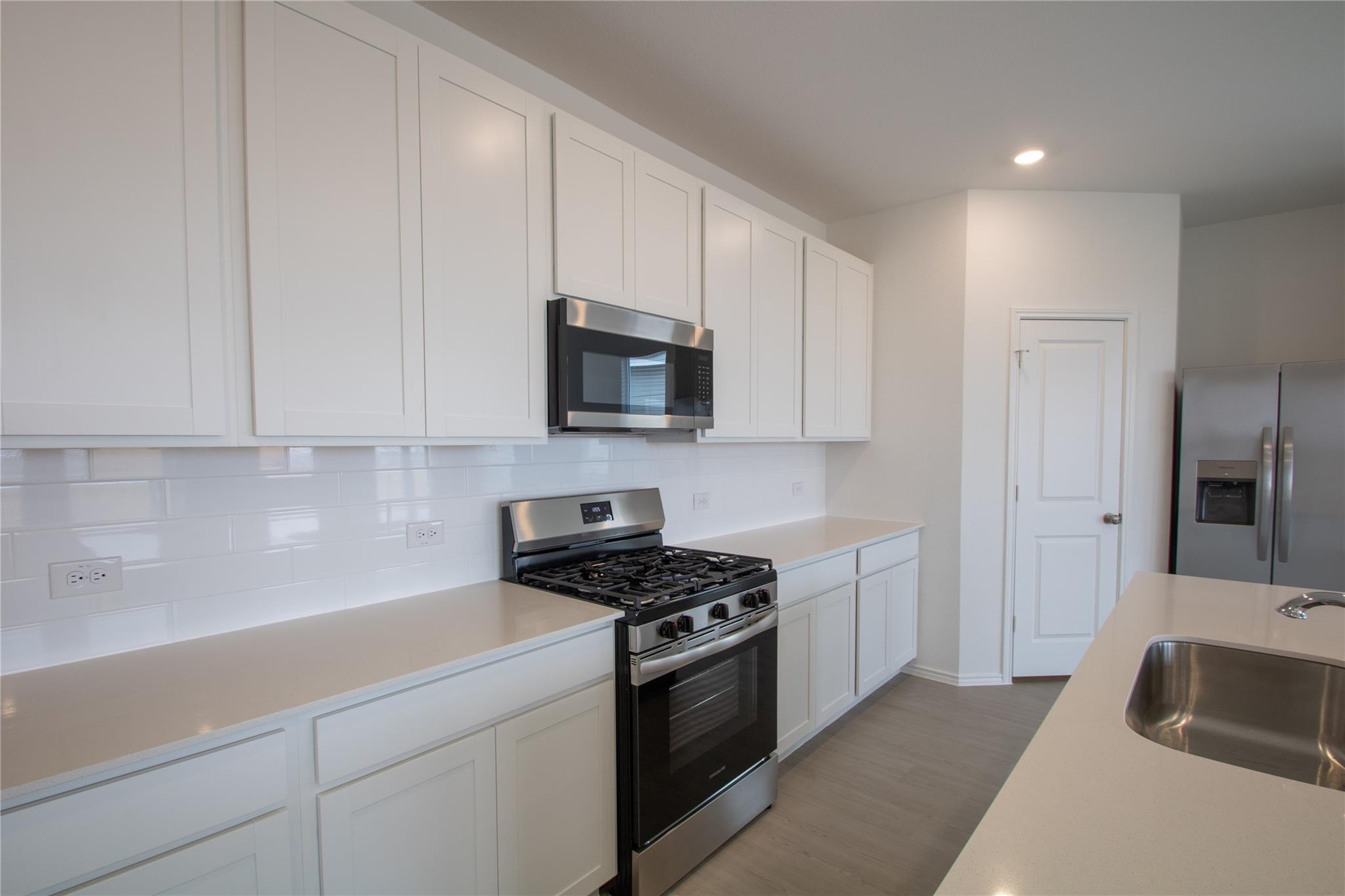 209 Twilight Breeze Way, Hutto, TX 78634