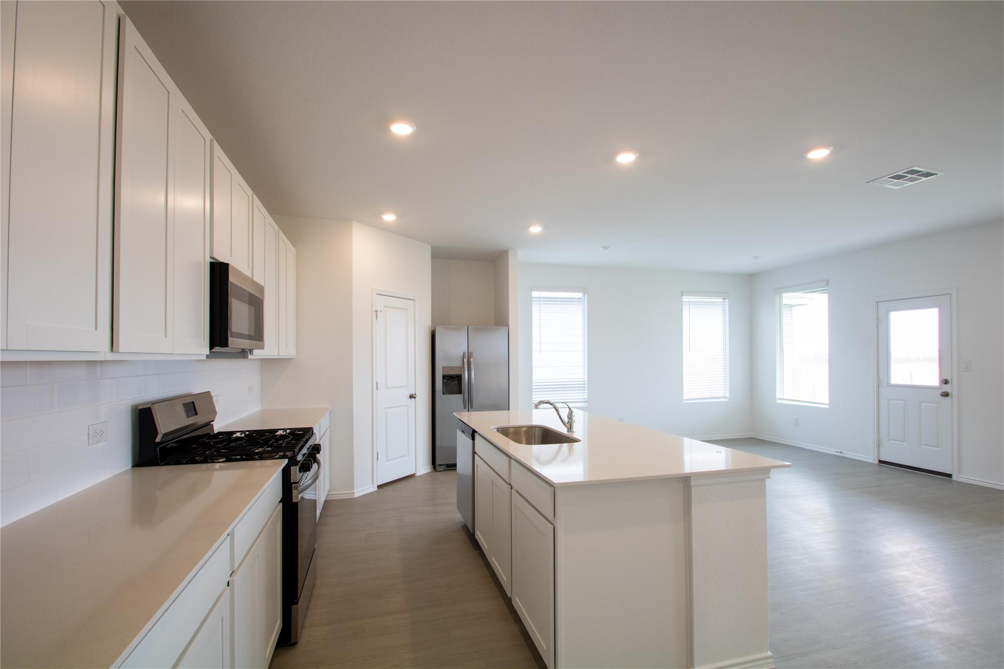 209 Twilight Breeze Way, Hutto, TX 78634