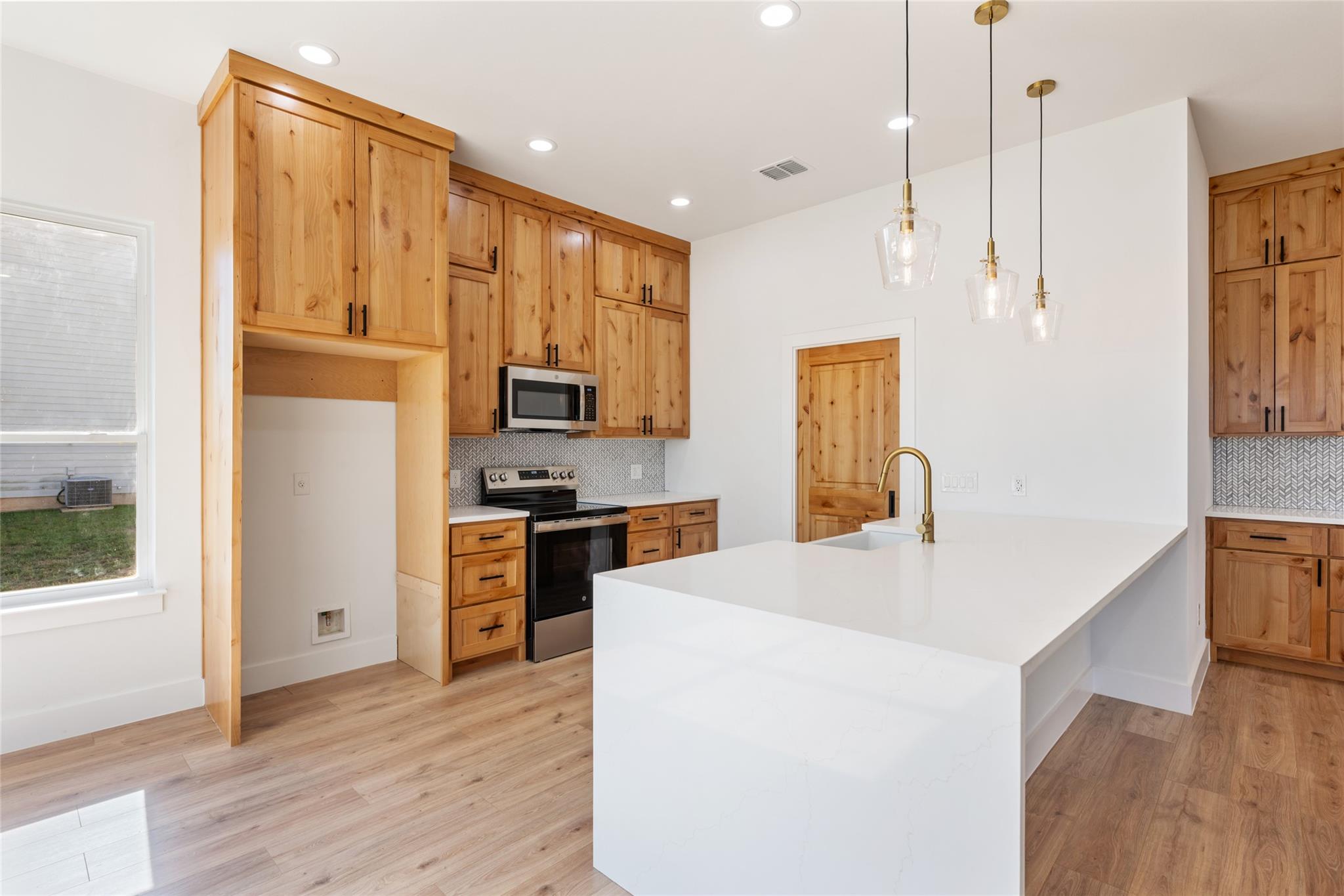 111 Kukui Ct, Bastrop, TX 78602