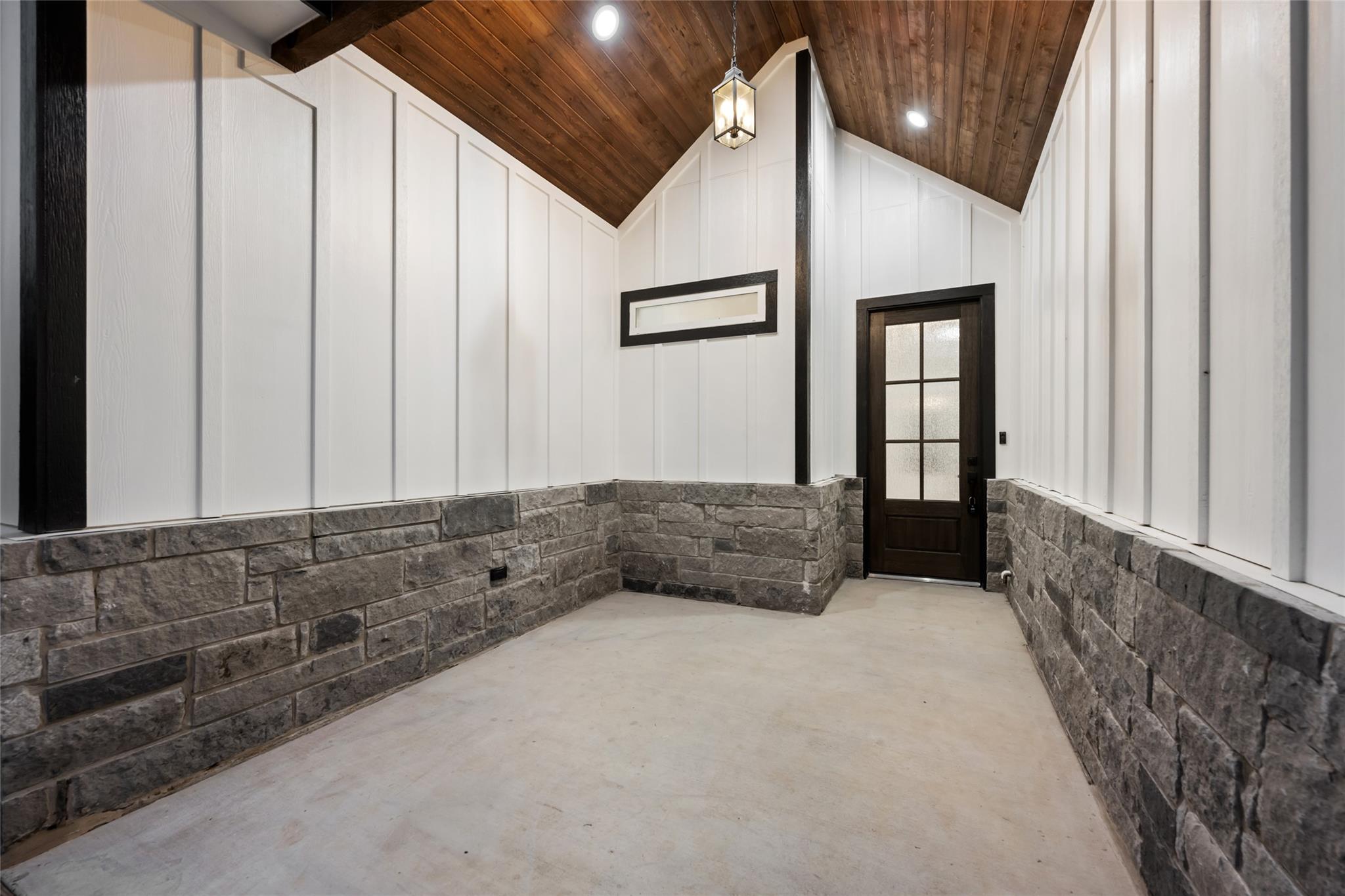 111 Kukui Ct, Bastrop, TX 78602