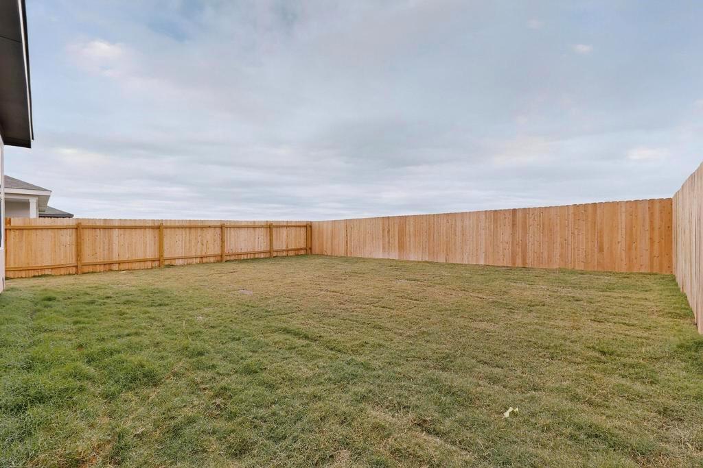 107 Herald Dr, Hutto, TX 78634