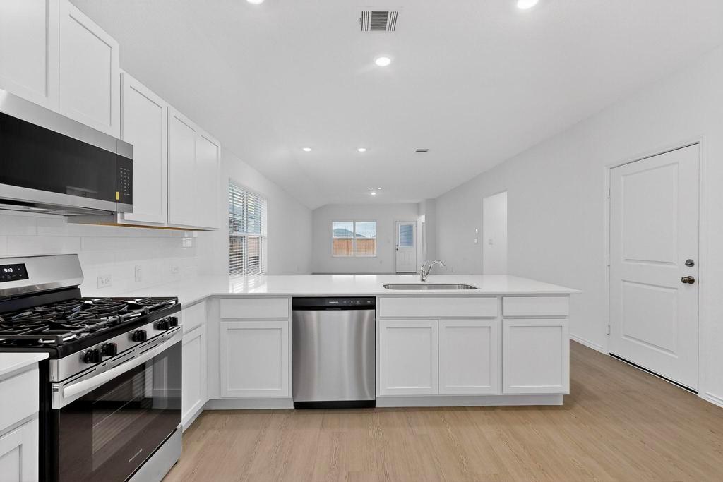 107 Herald Dr, Hutto, TX 78634