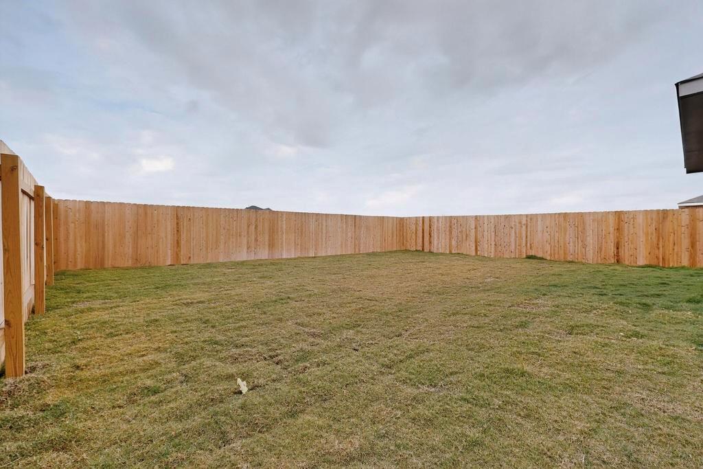 107 Herald Dr, Hutto, TX 78634