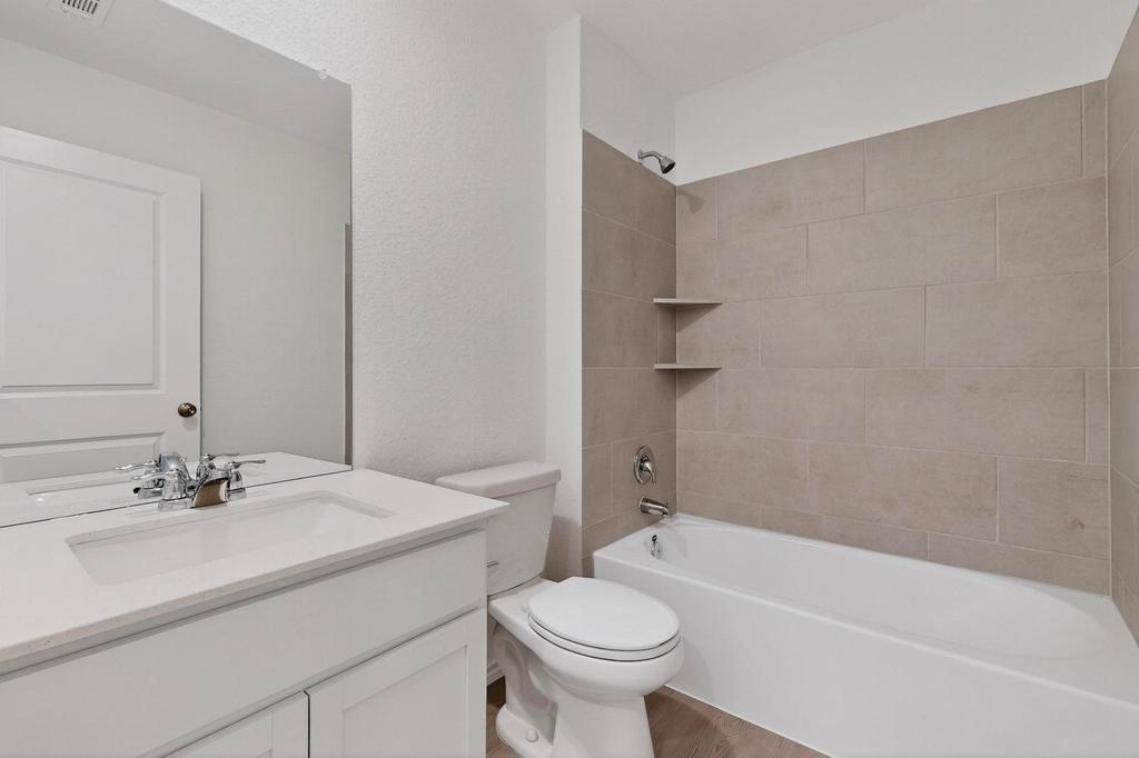 107 Herald Dr, Hutto, TX 78634