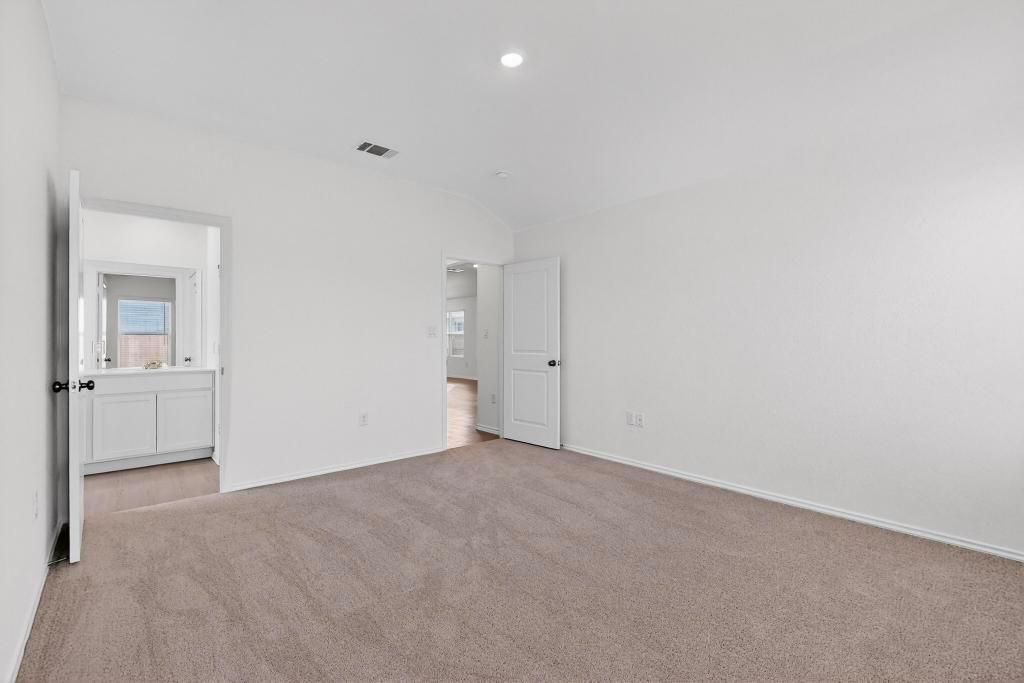 107 Herald Dr, Hutto, TX 78634