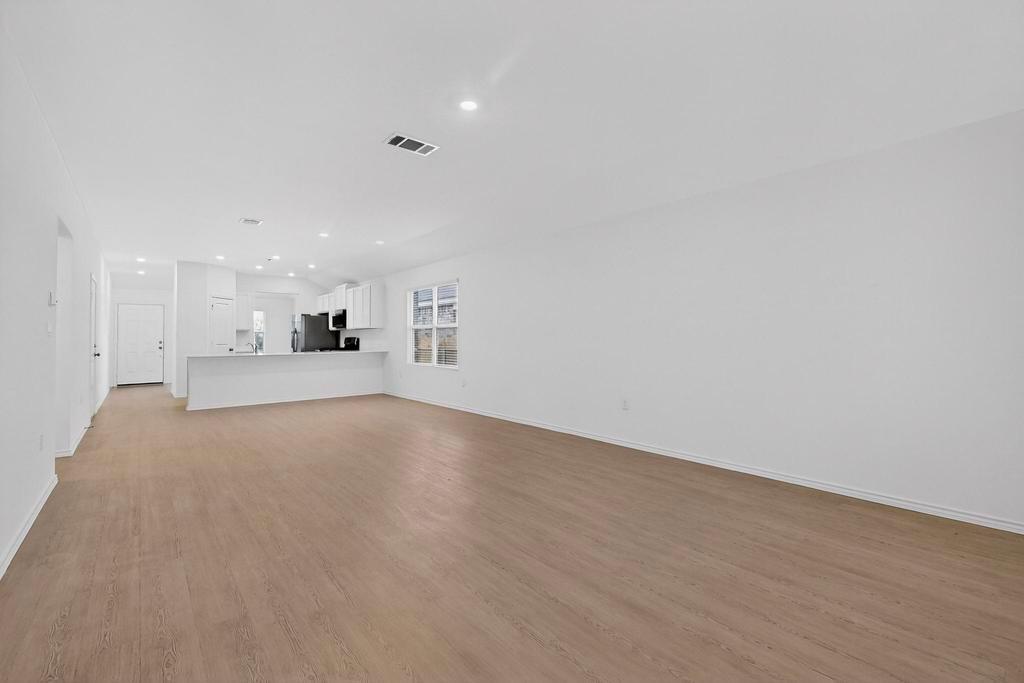 107 Herald Dr, Hutto, TX 78634