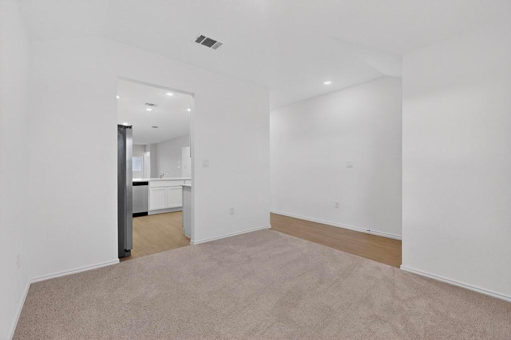 107 Herald Dr, Hutto, TX 78634