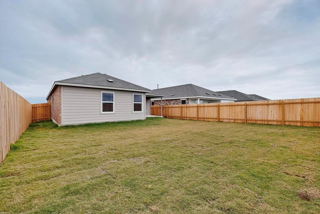 107 Herald Dr, Hutto, TX 78634
