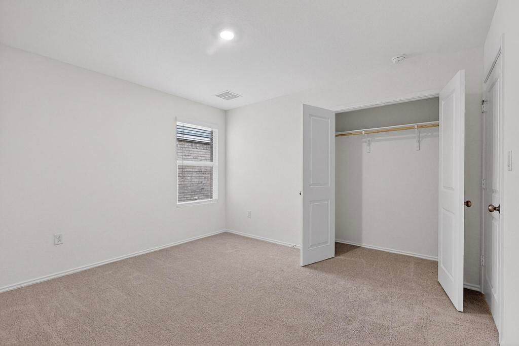 107 Herald Dr, Hutto, TX 78634