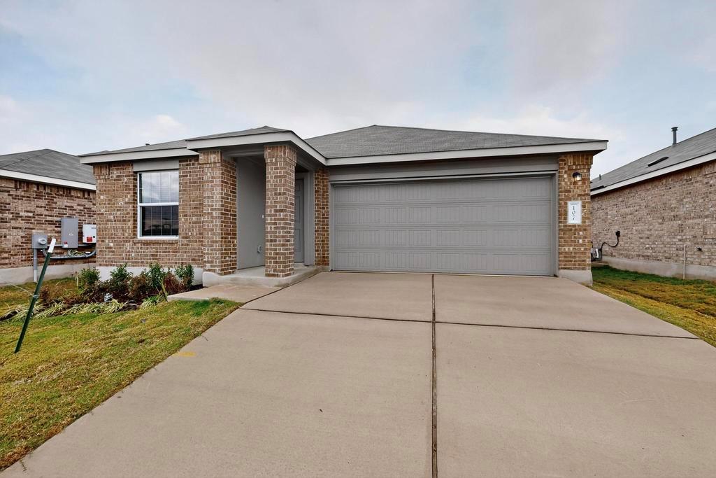 107 Herald Dr, Hutto, TX 78634