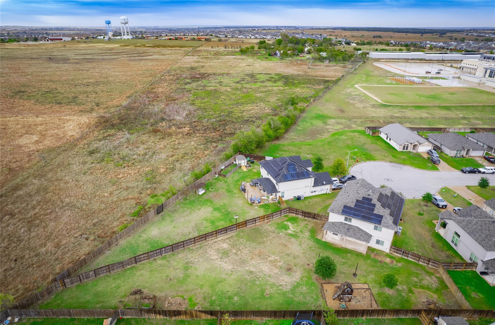 321 Ore Ln, Jarrell, TX 76537