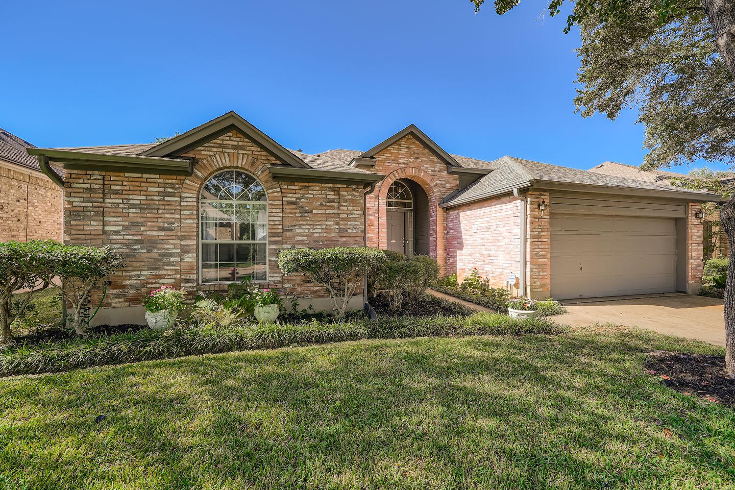 1209 Parrot Trl, Round Rock, TX 78681