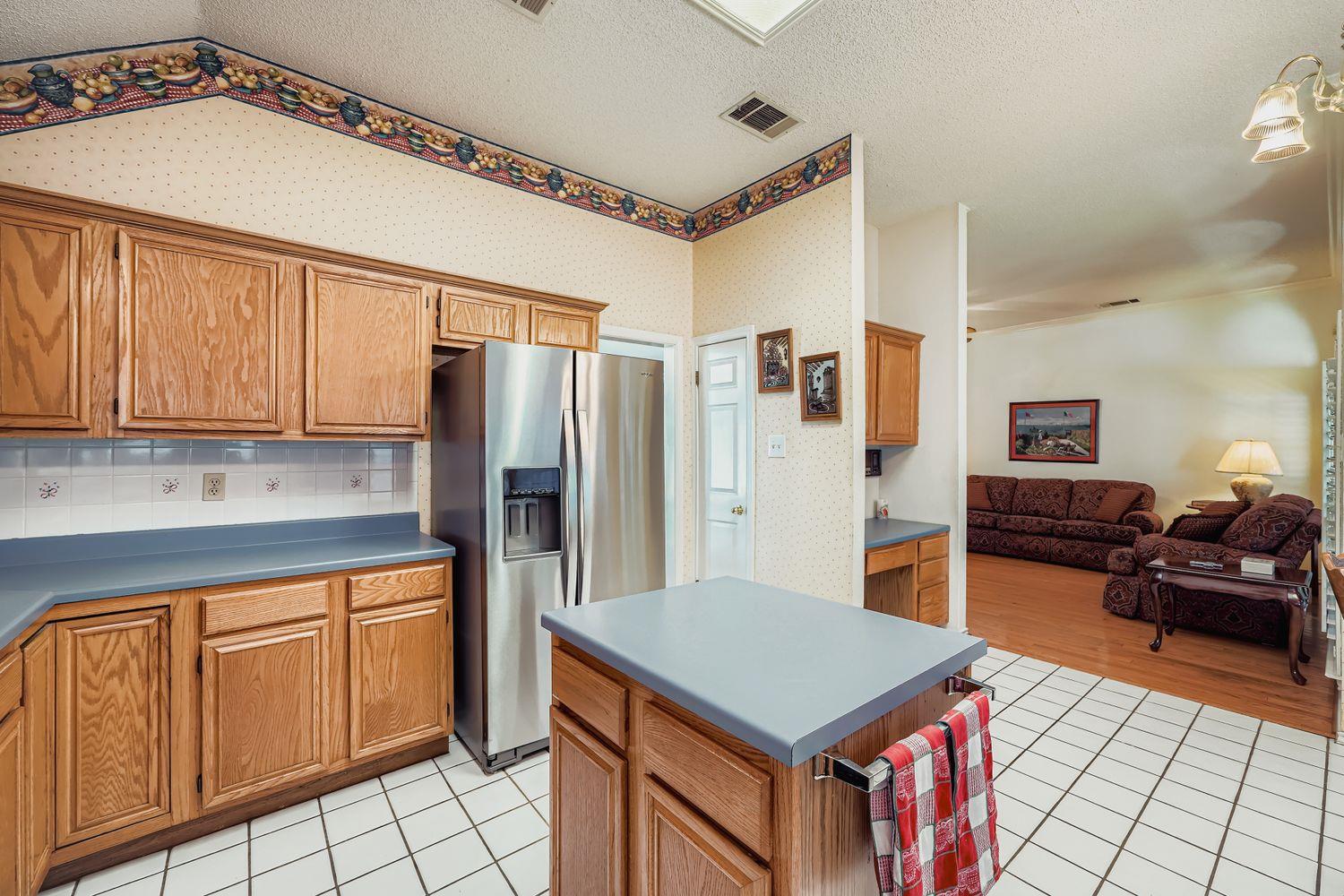 1209 Parrot Trl, Round Rock, TX 78681