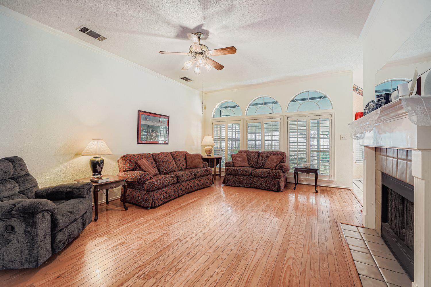 1209 Parrot Trl, Round Rock, TX 78681