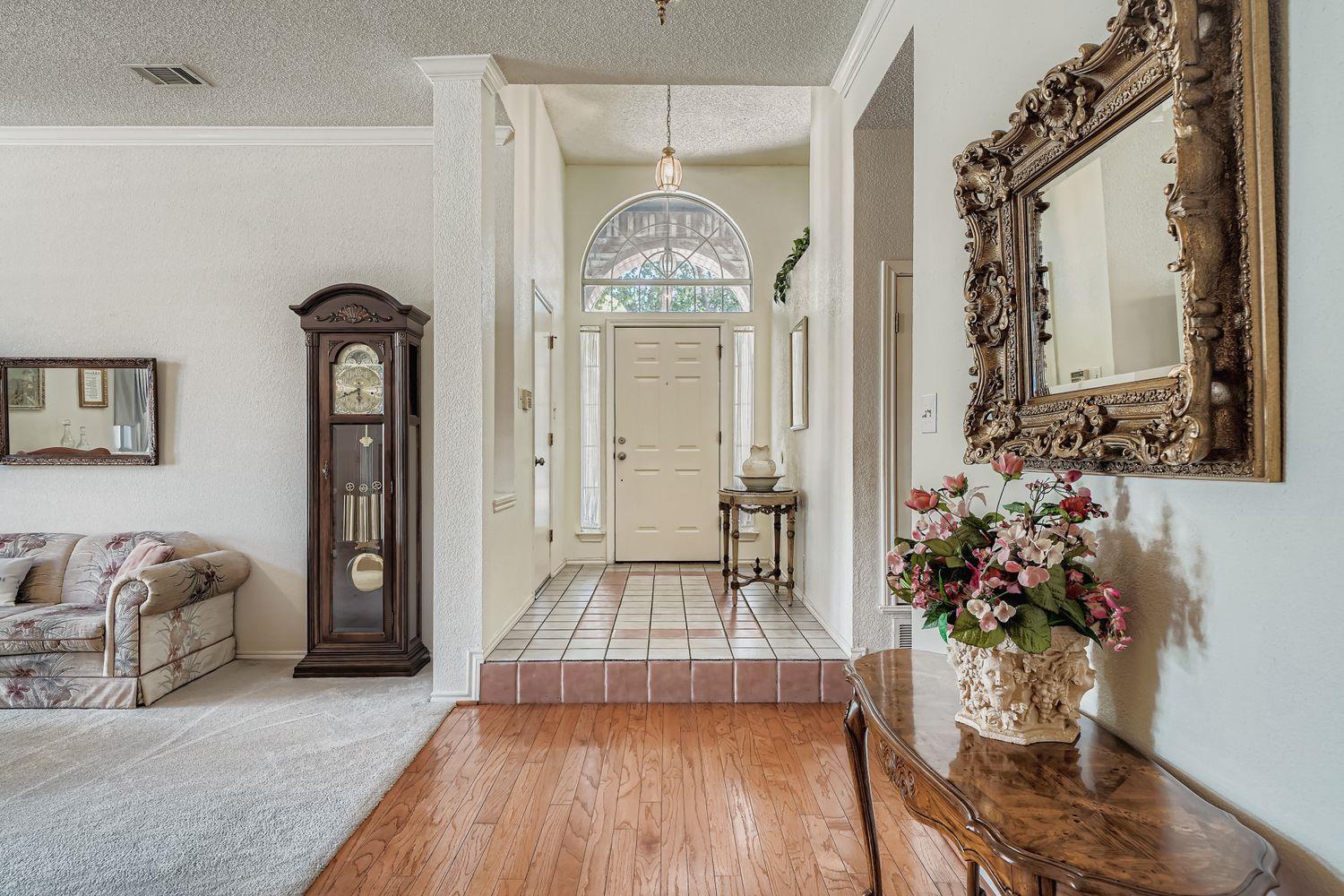 1209 Parrot Trl, Round Rock, TX 78681