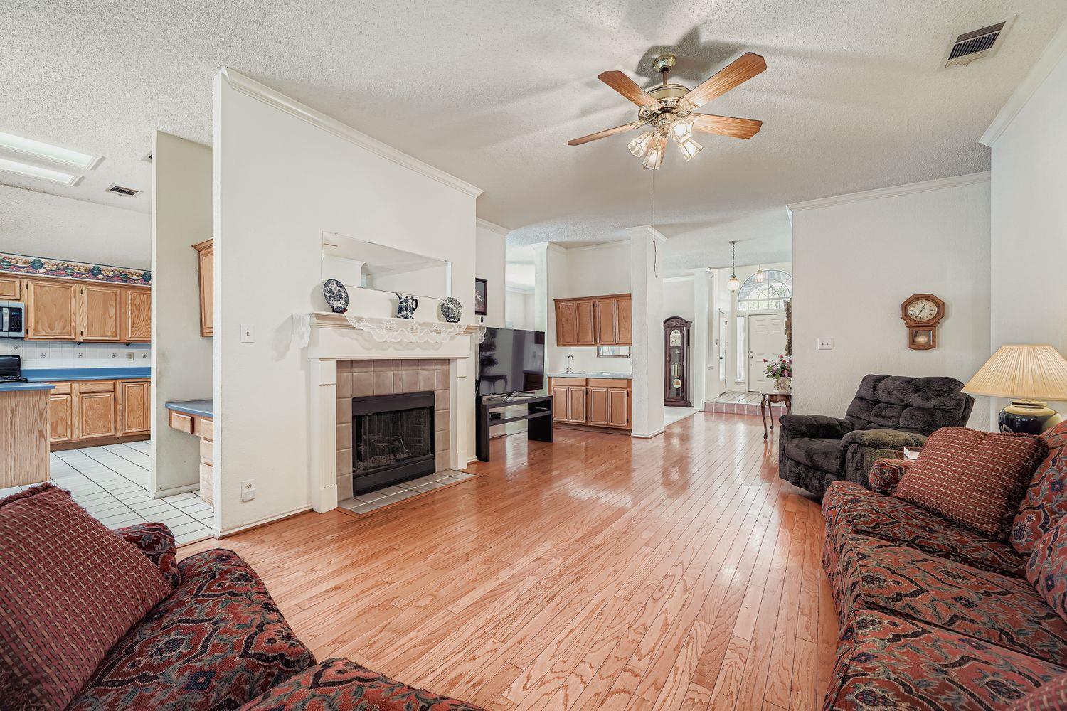 1209 Parrot Trl, Round Rock, TX 78681