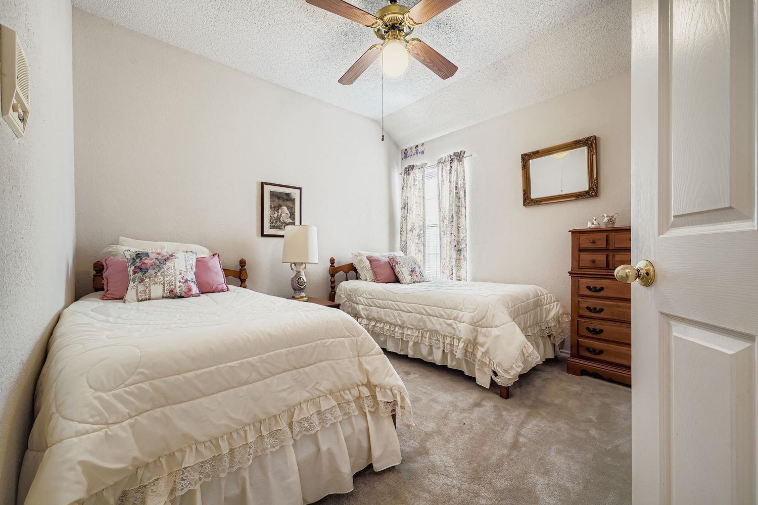 1209 Parrot Trl, Round Rock, TX 78681