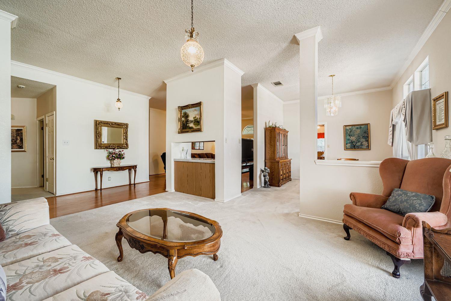 1209 Parrot Trl, Round Rock, TX 78681