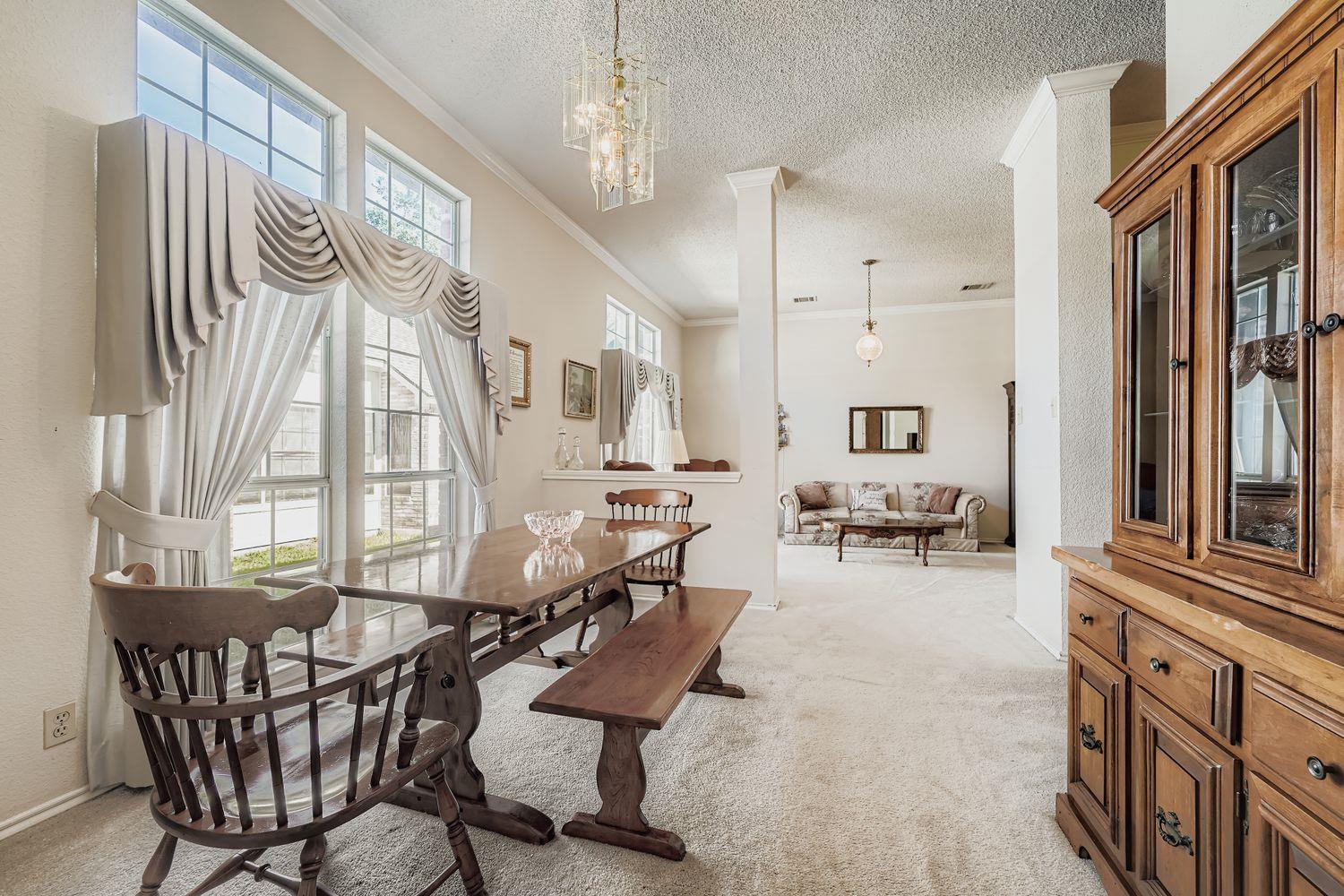 1209 Parrot Trl, Round Rock, TX 78681