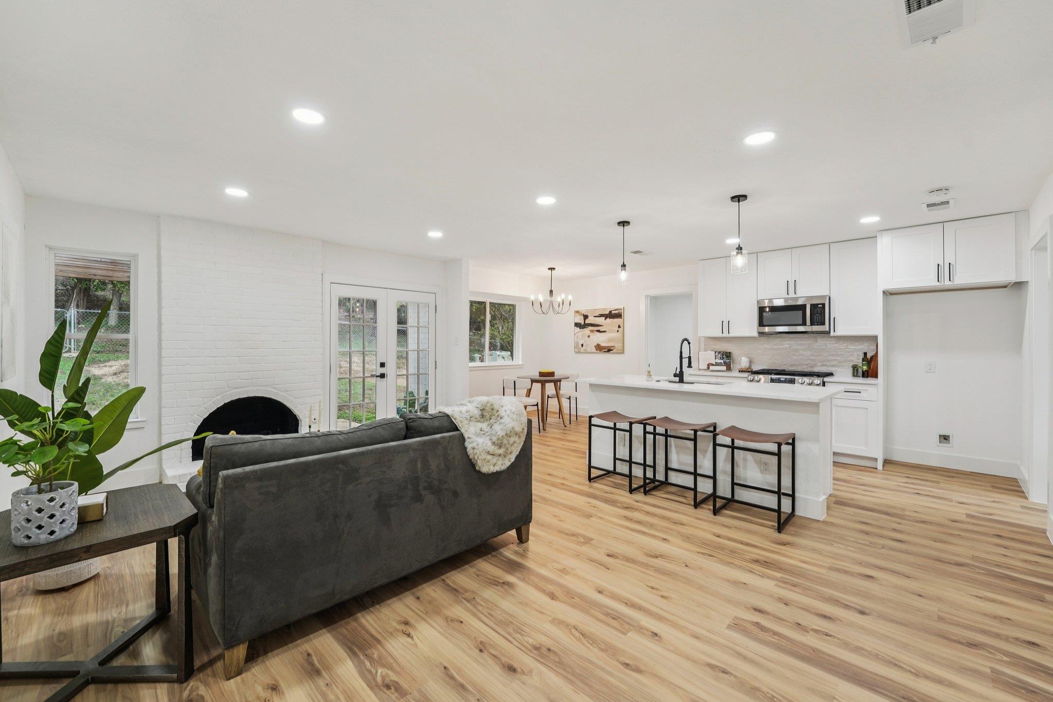 6014 London Dr, Austin, TX 78745