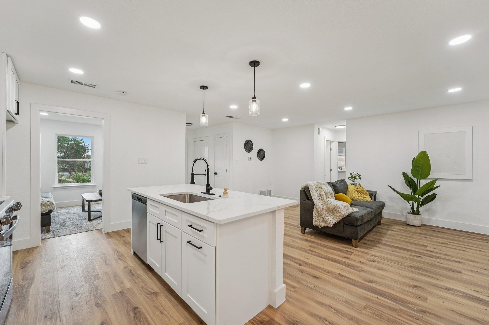 6014 London Dr, Austin, TX 78745