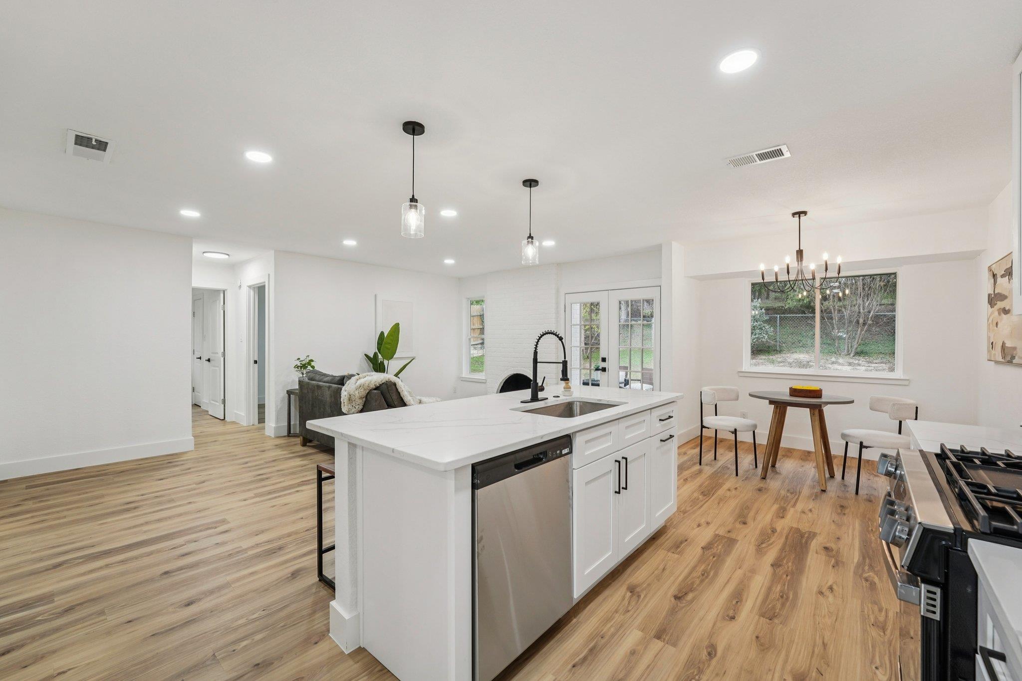 6014 London Dr, Austin, TX 78745