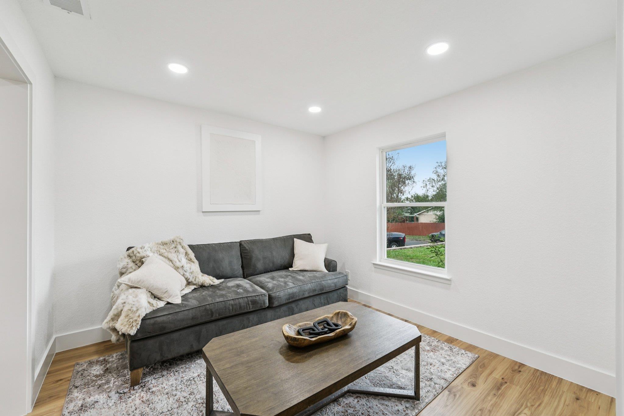 6014 London Dr, Austin, TX 78745