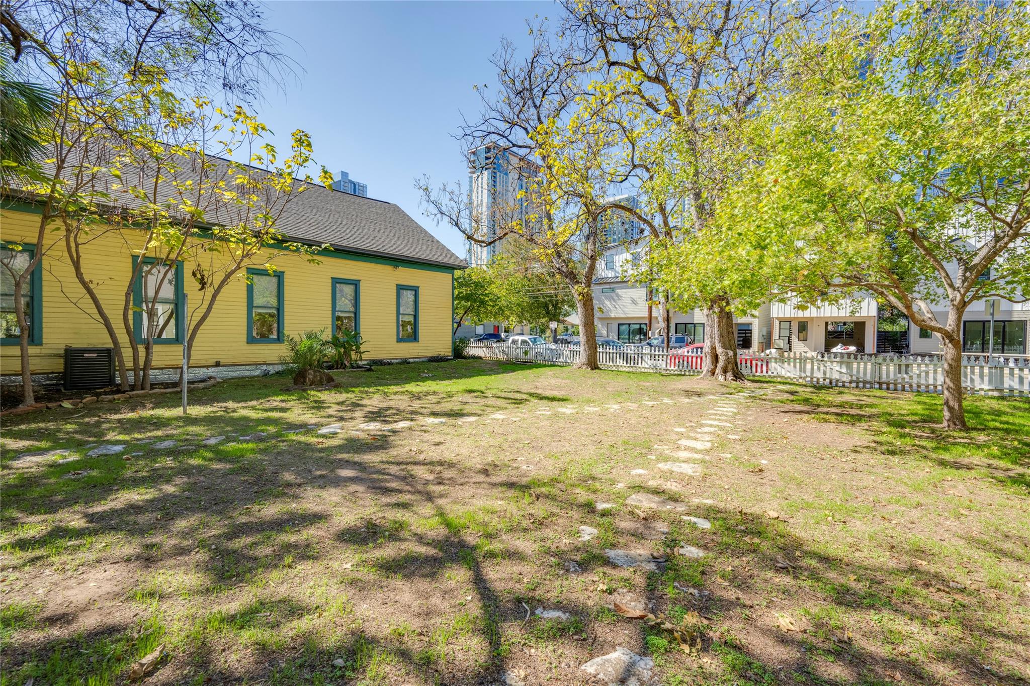 81 San Marcos St # F, Austin, TX 78702