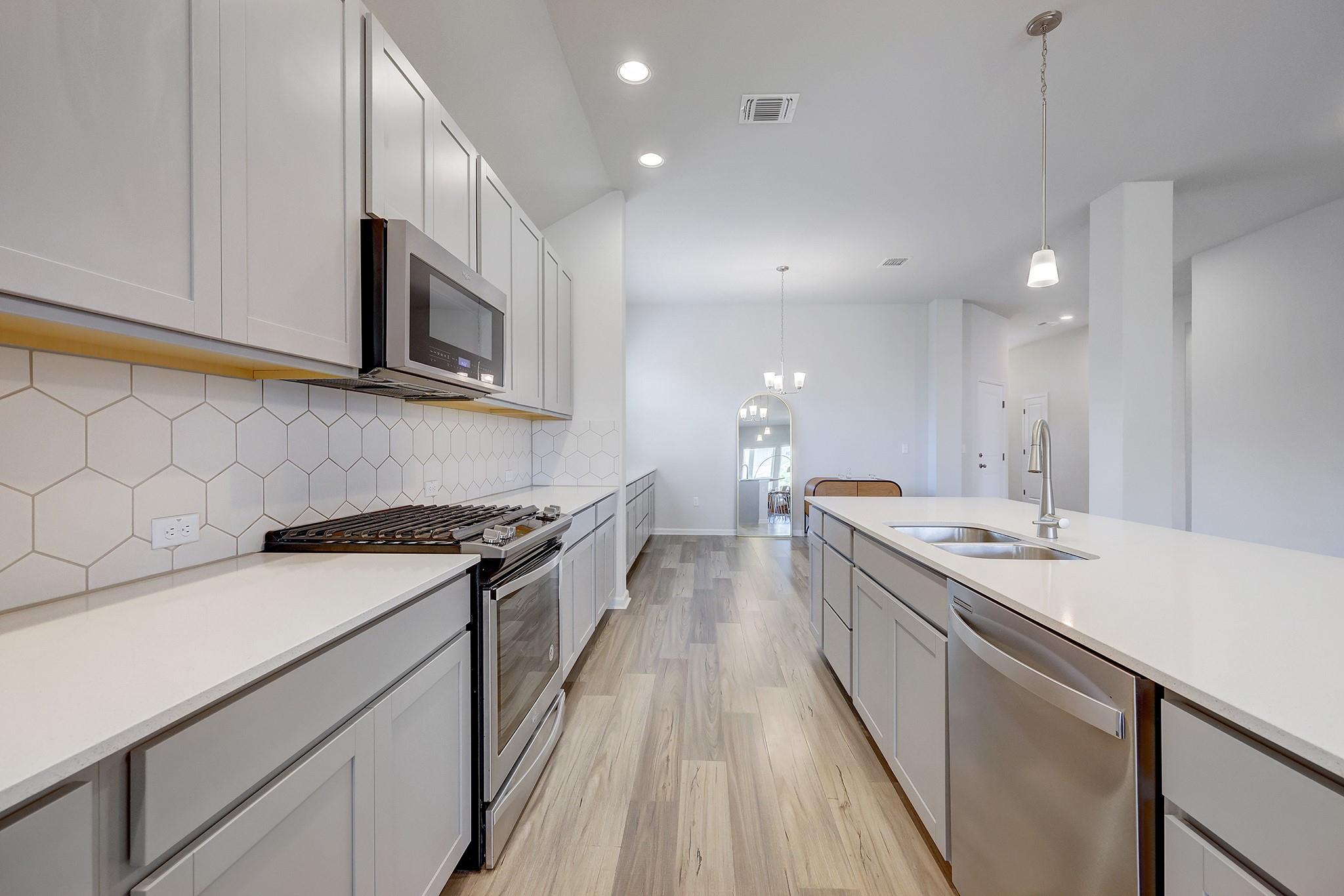 7708 Donnelley Dr, Austin, TX 78744