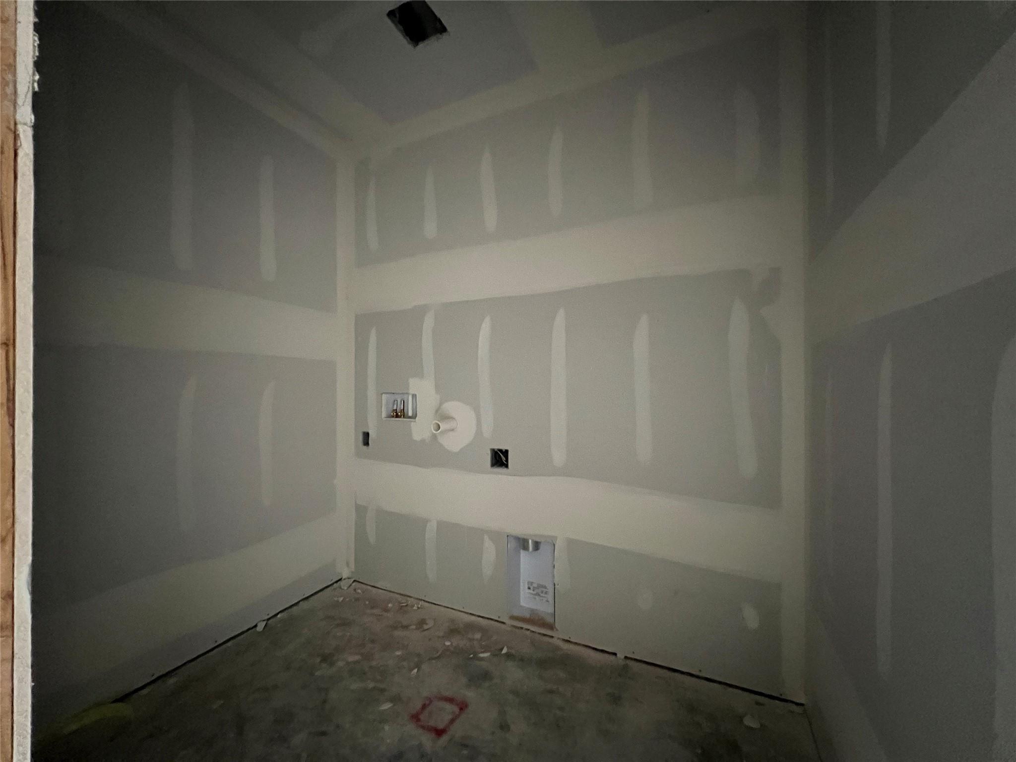 317 Willow Heights Dr, Hutto, TX 78634