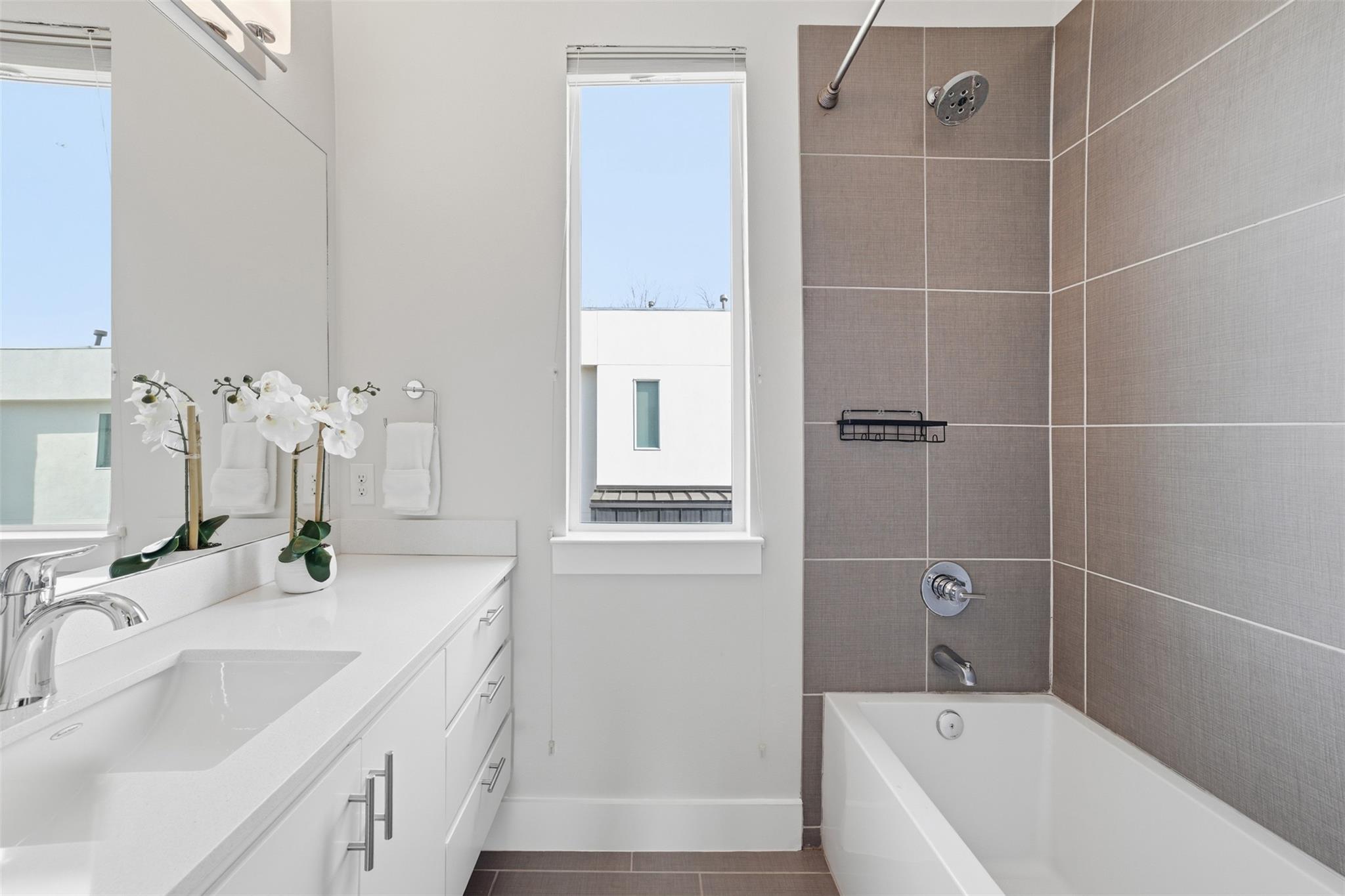 1801 E 2nd St # 2, Austin, TX 78702