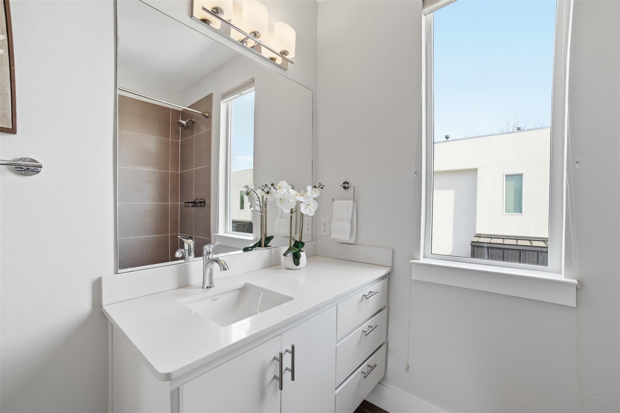 1801 E 2nd St # 2, Austin, TX 78702