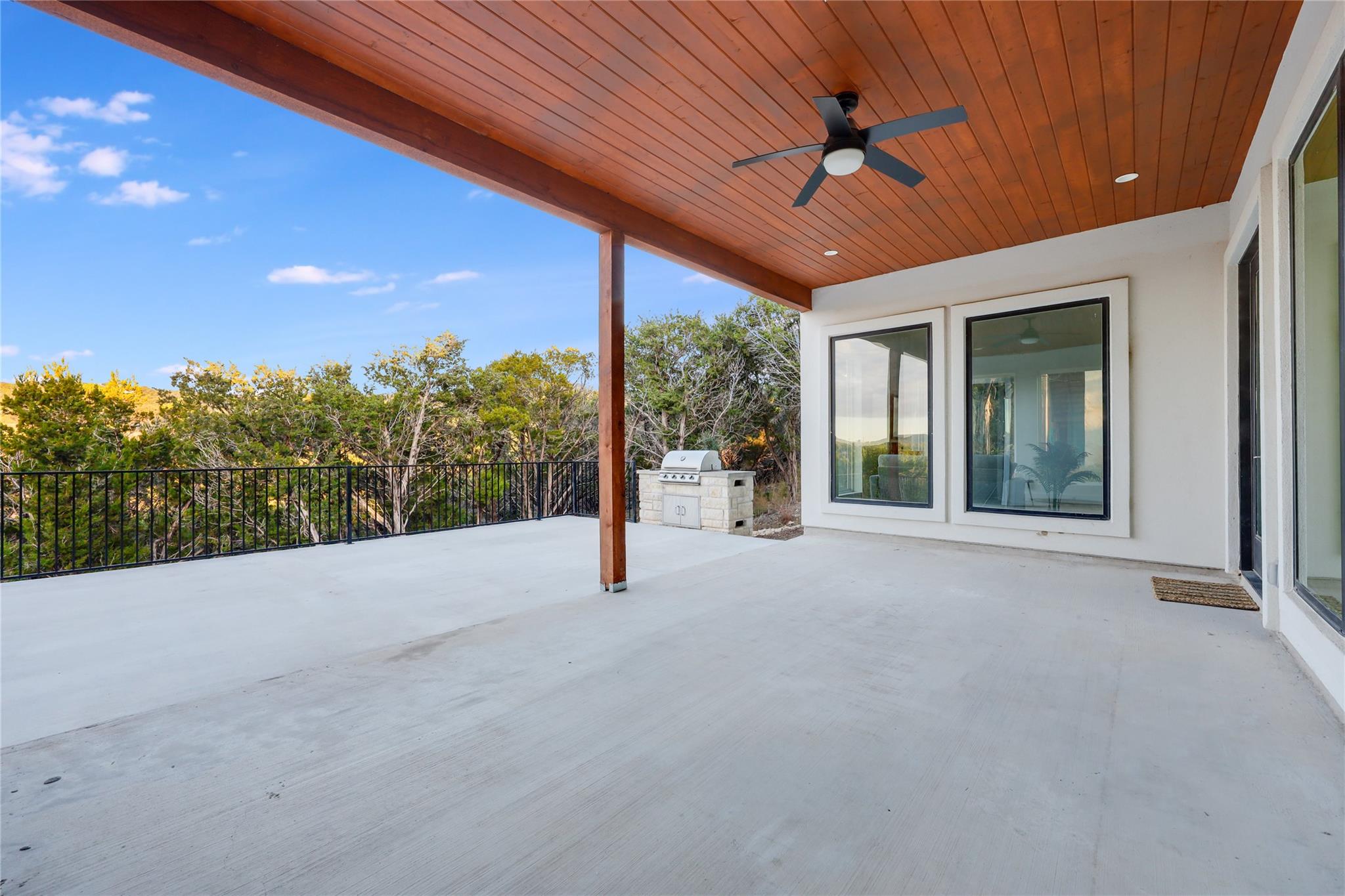 8009 Flintlock Cir, Lago Vista, TX 78645