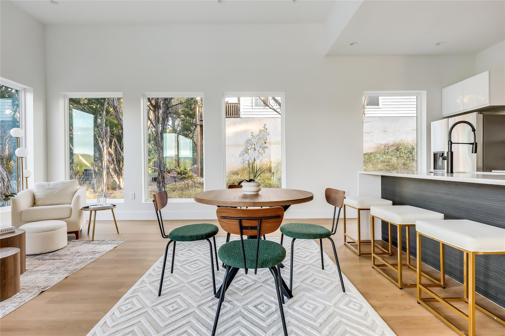 8009 Flintlock Cir, Lago Vista, TX 78645